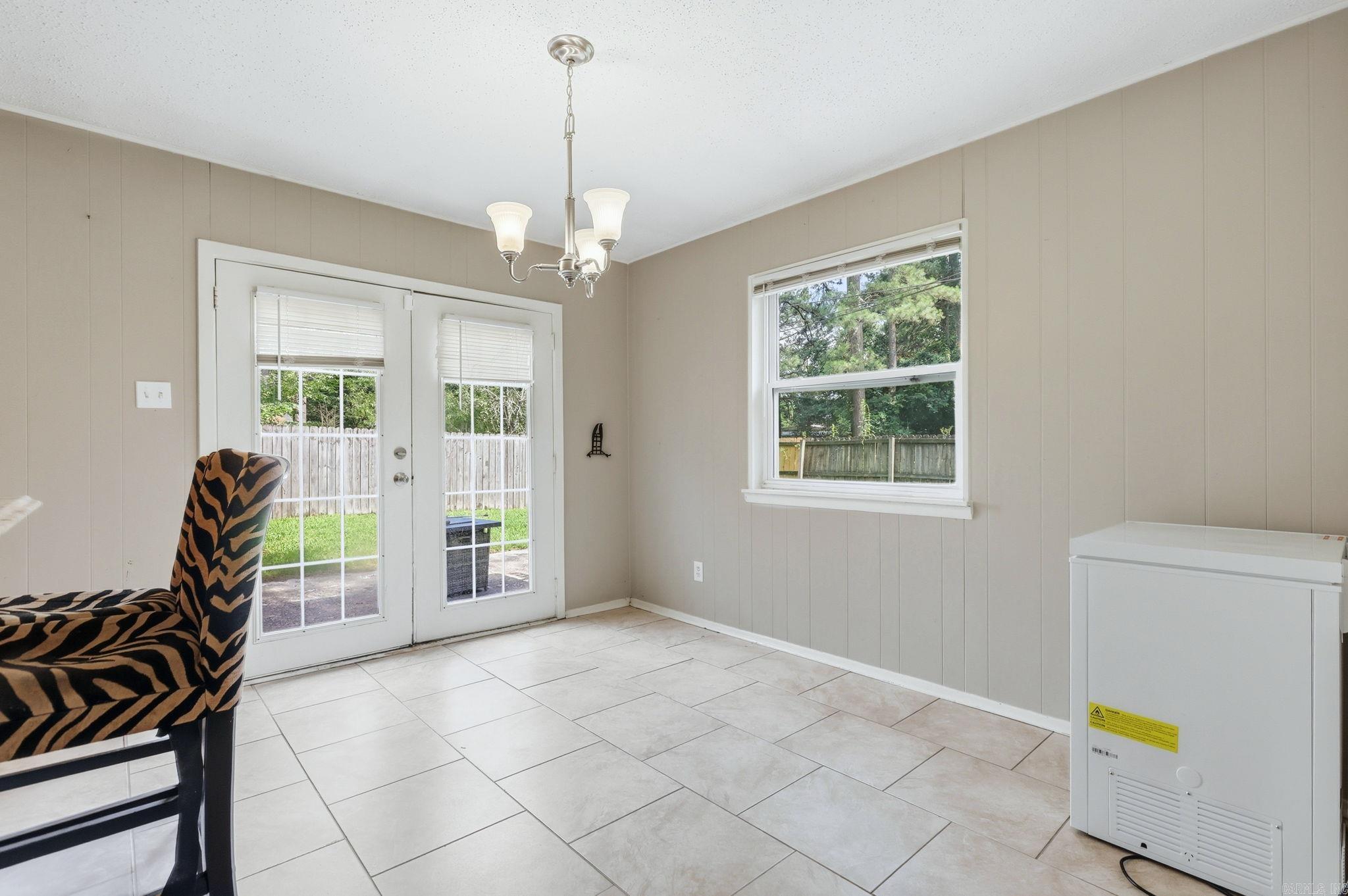 3809 Arapaho Trail