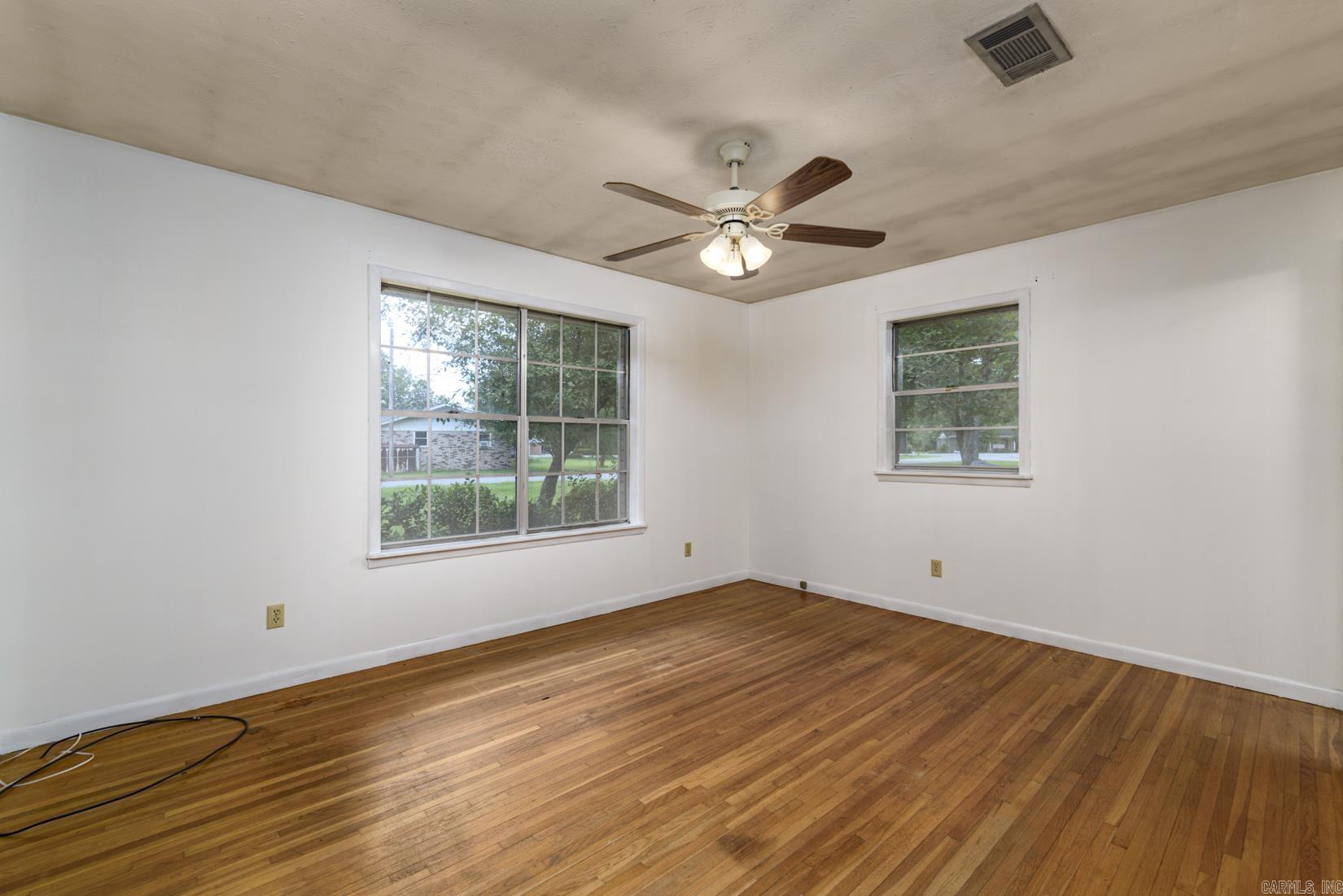 6 Dunfrettin Place