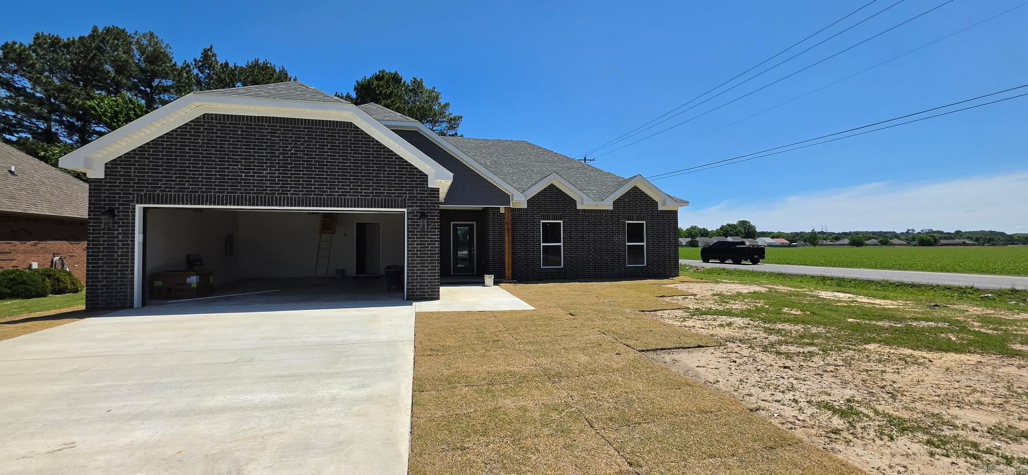 701 Cardinal Dr