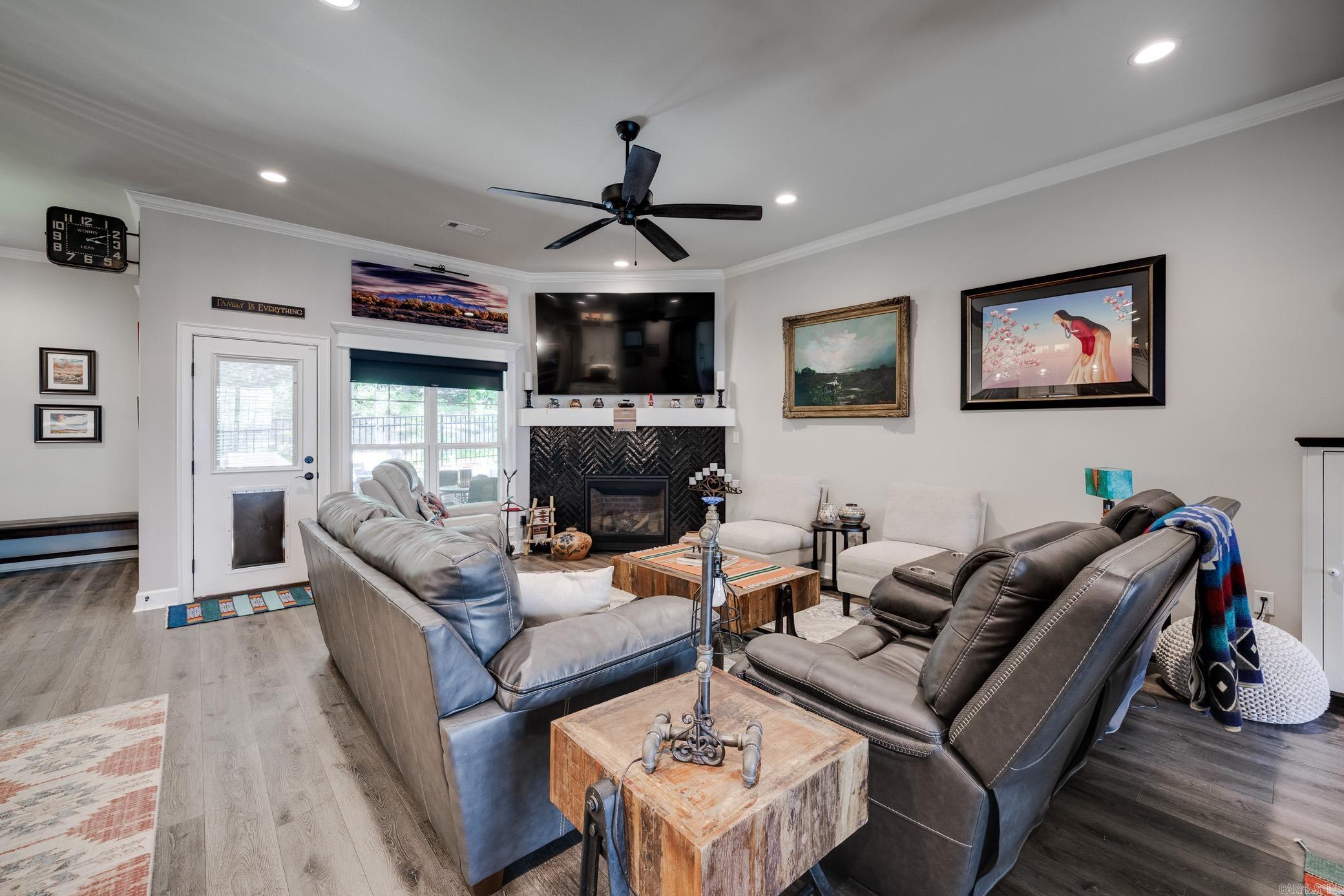 1895 Indigo Cove