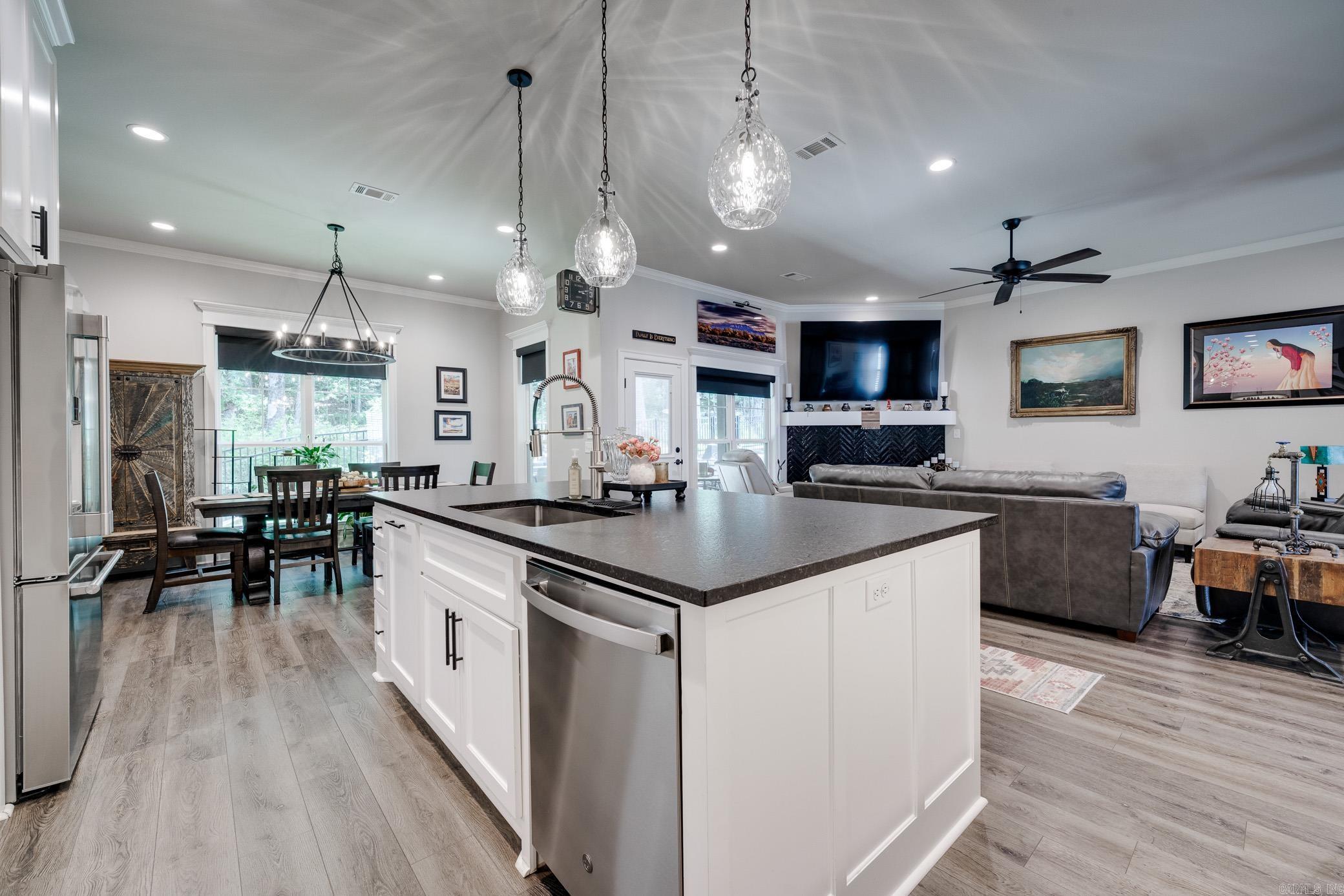 1895 Indigo Cove