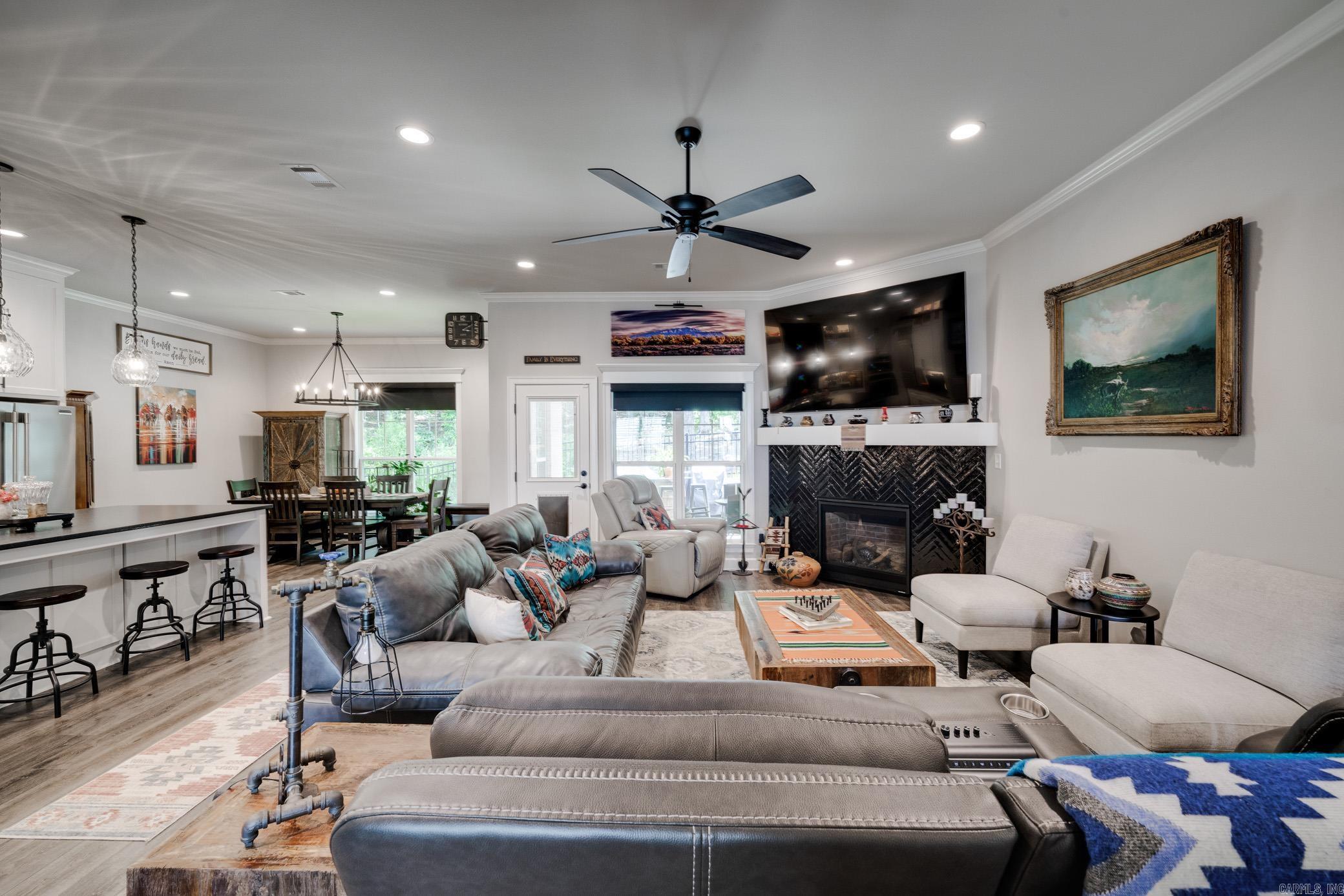 1895 Indigo Cove