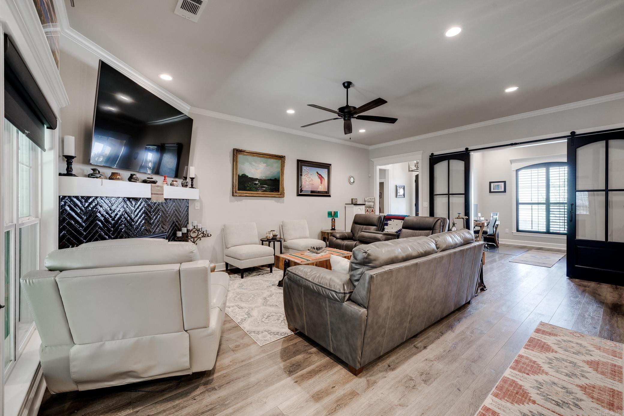 1895 Indigo Cove
