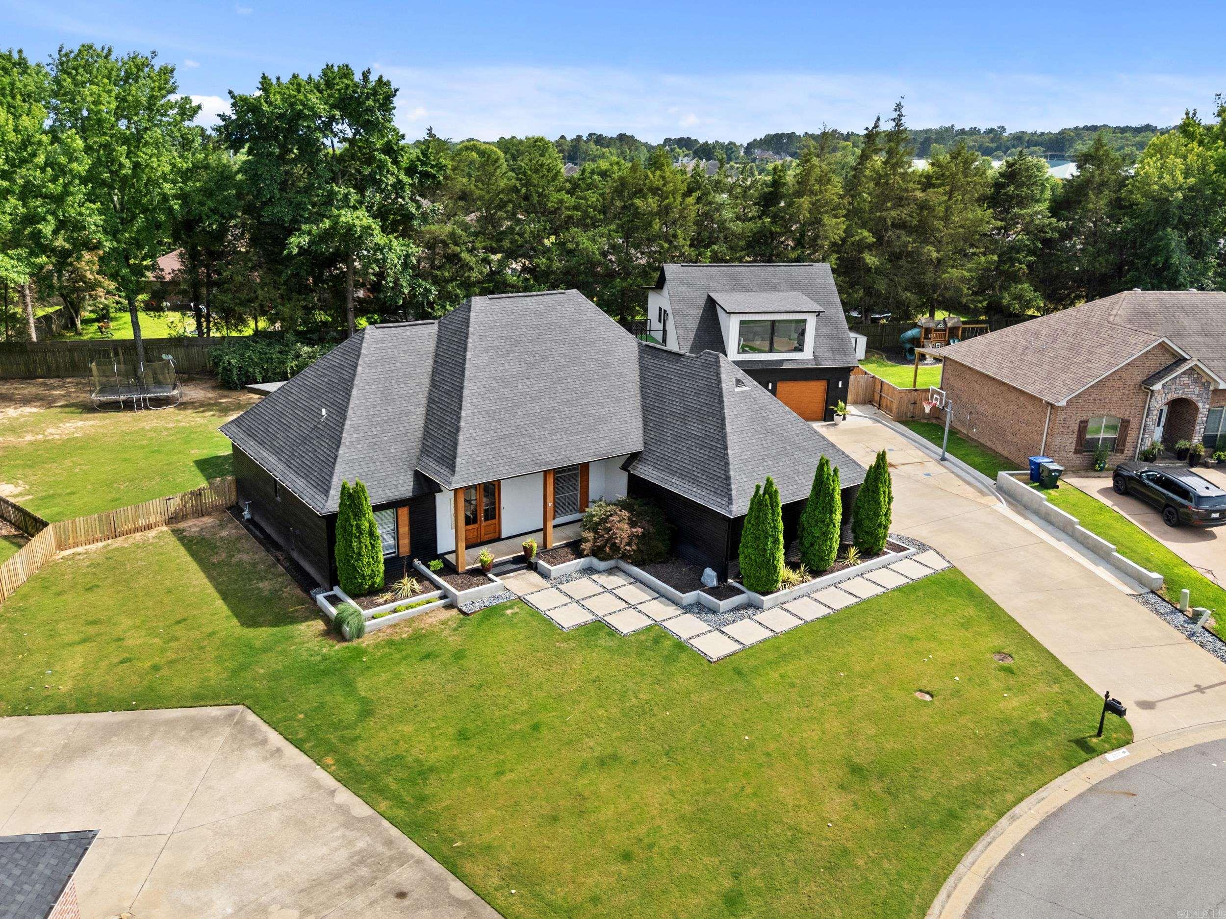 5205 Clayborn Dr