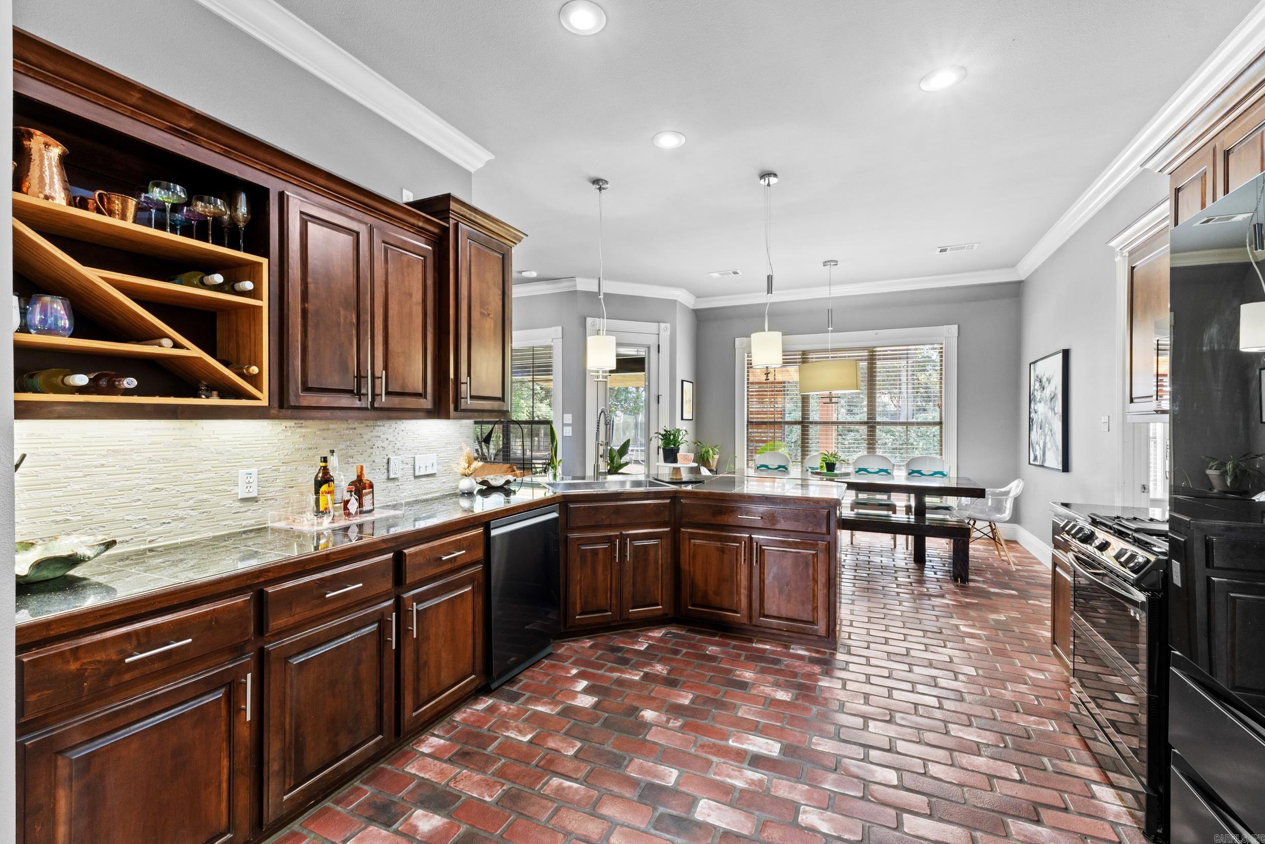 5205 Clayborn Dr