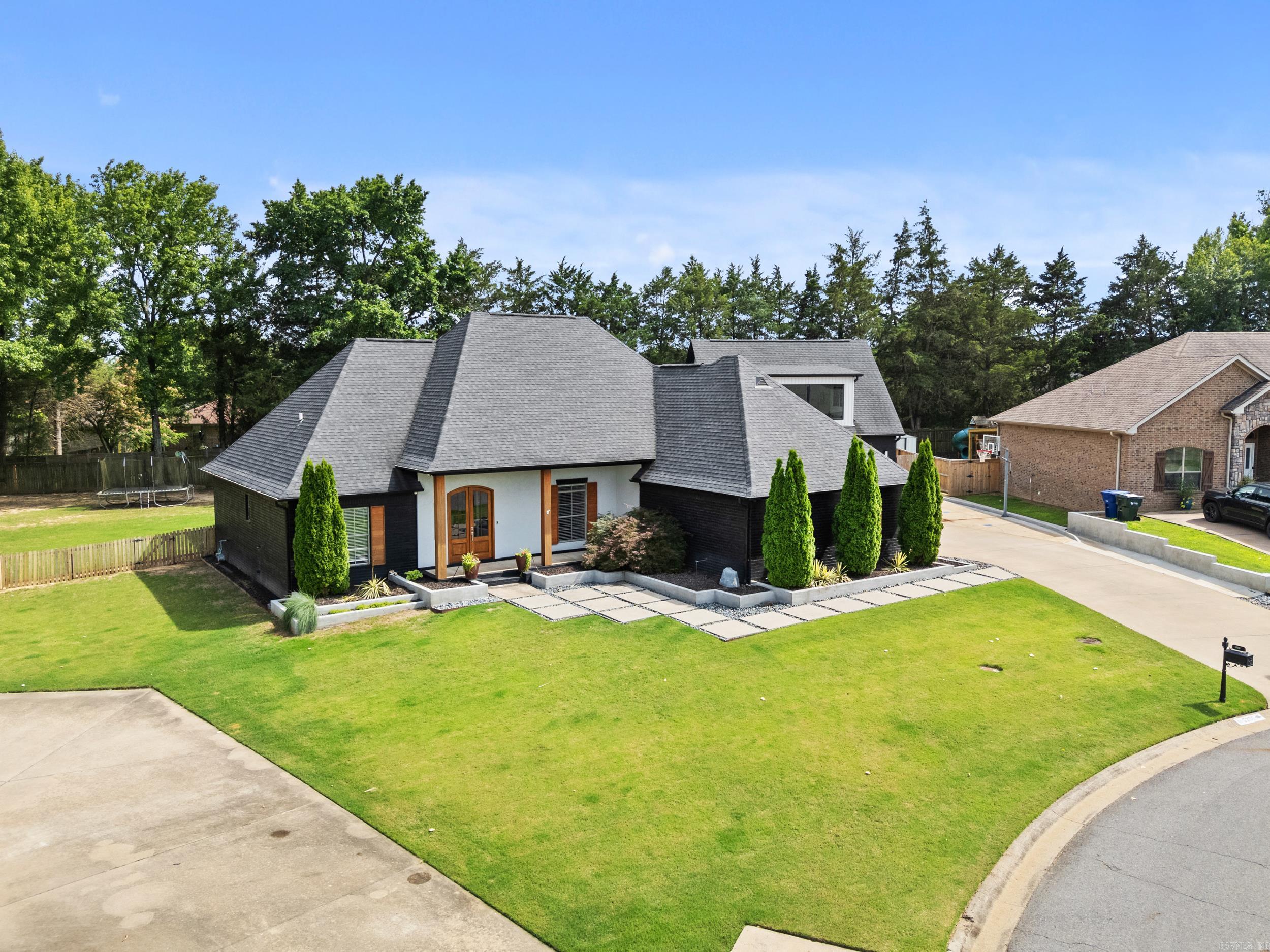 5205 Clayborn Dr
