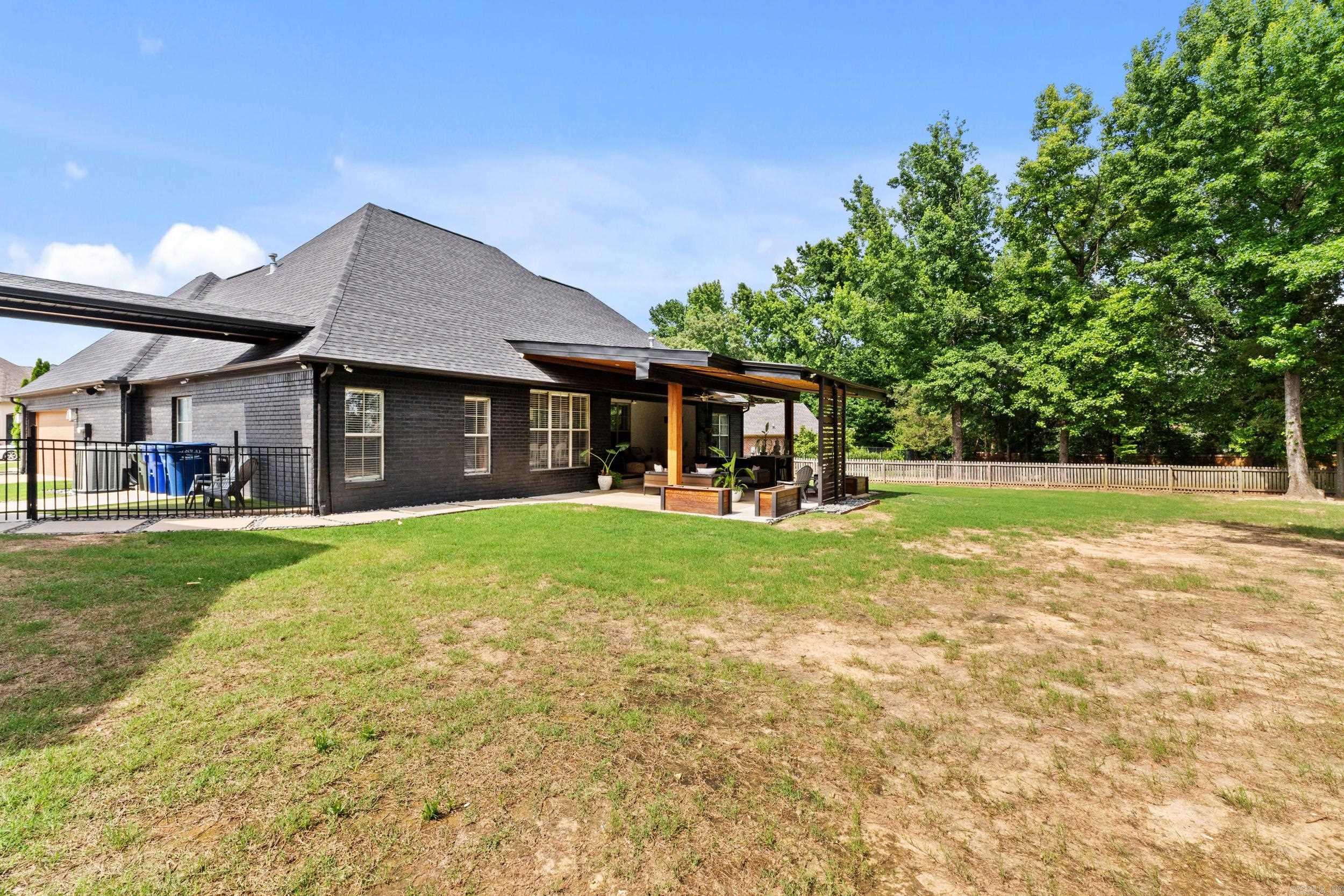 5205 Clayborn Dr