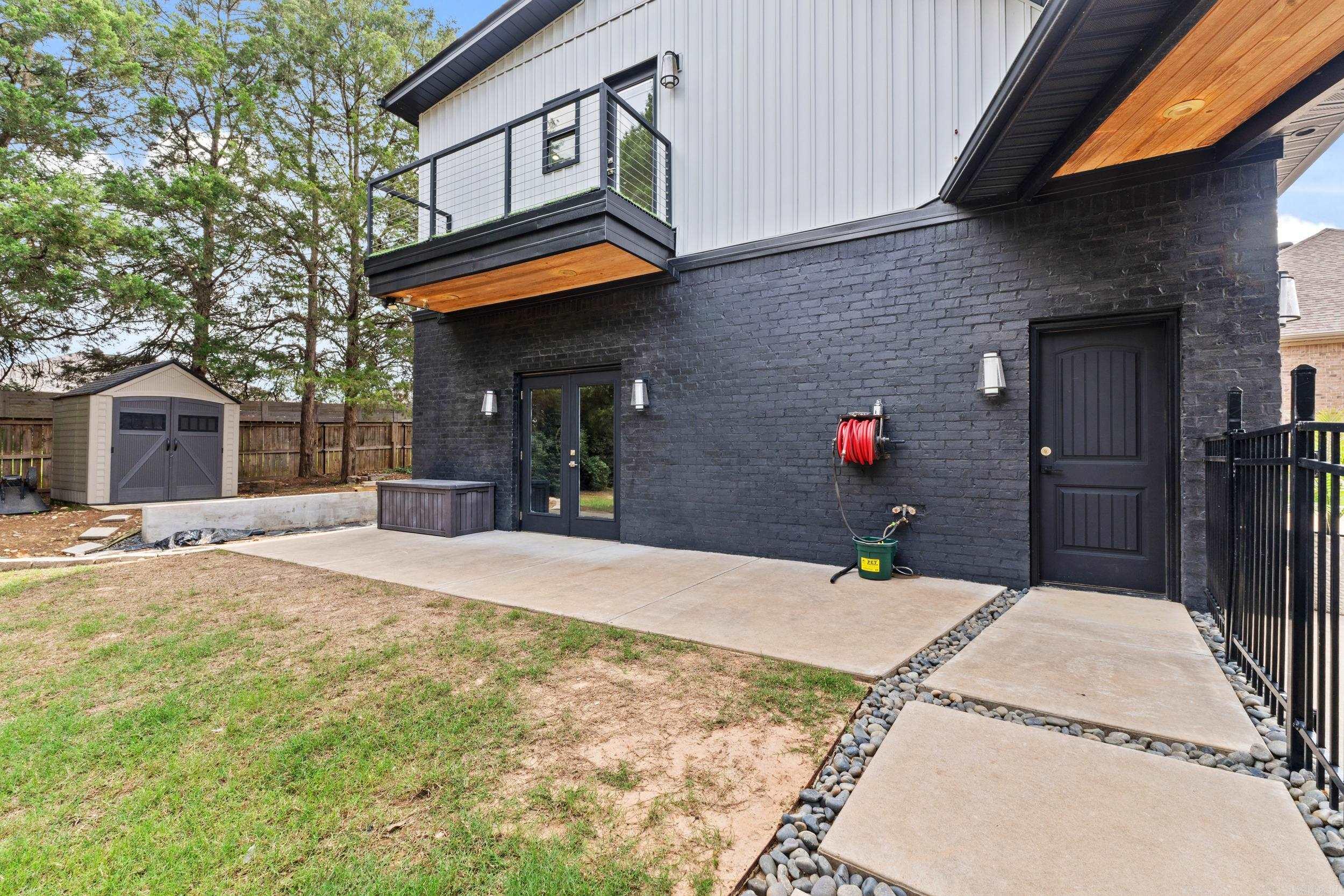 5205 Clayborn Dr