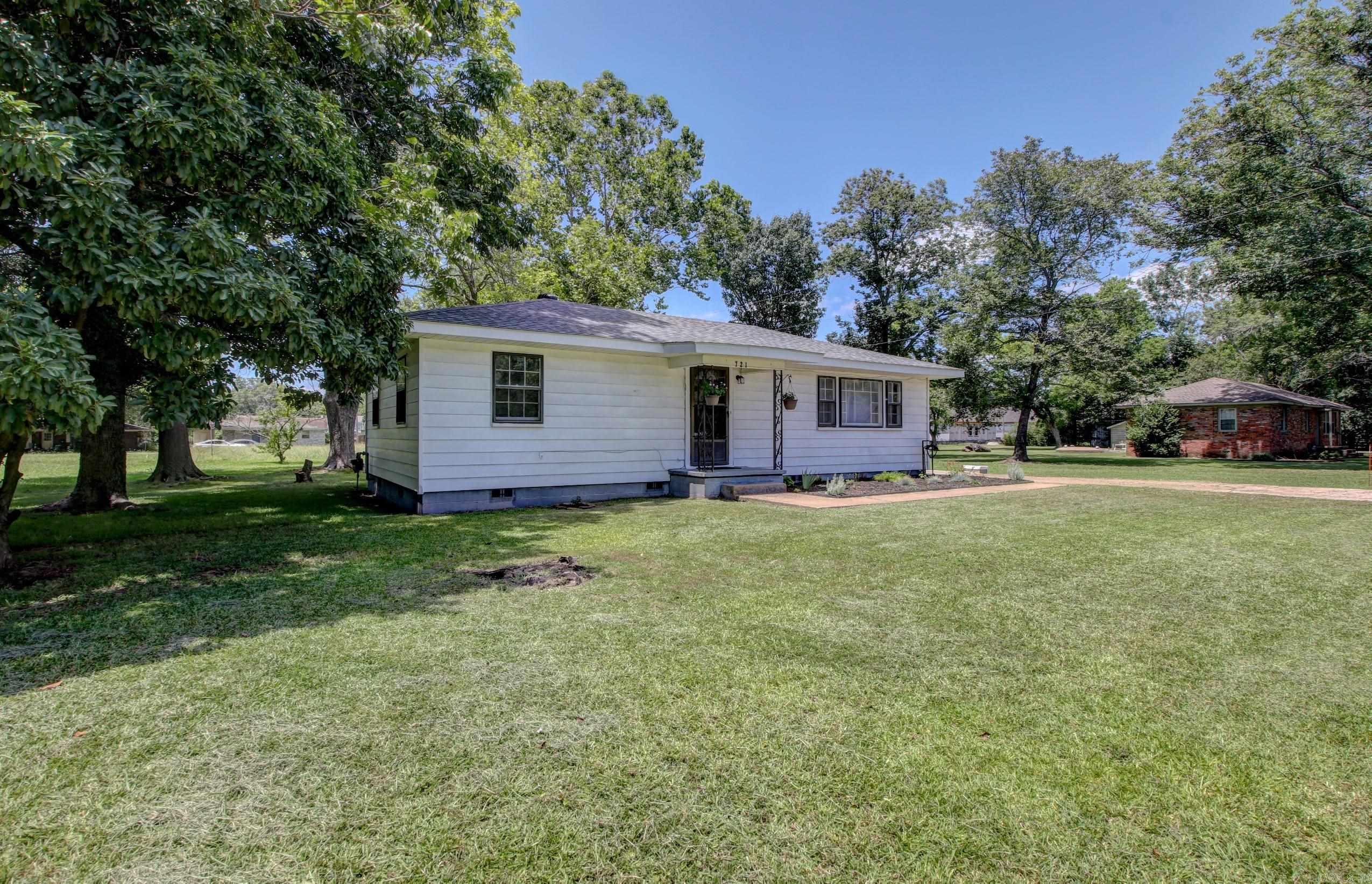 721 Fairview St