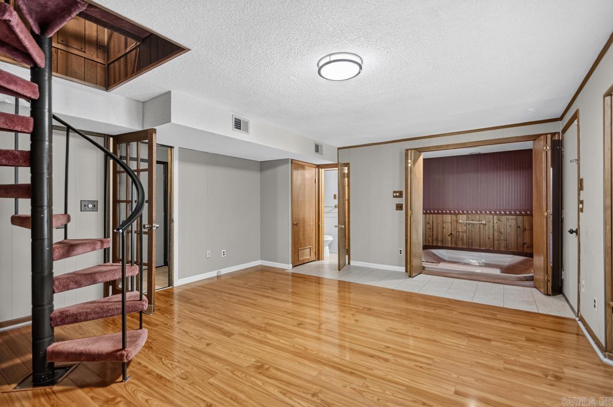 18 White Willow Court