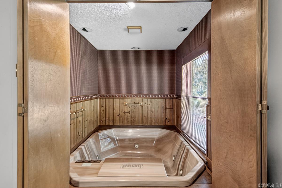 18 White Willow Court