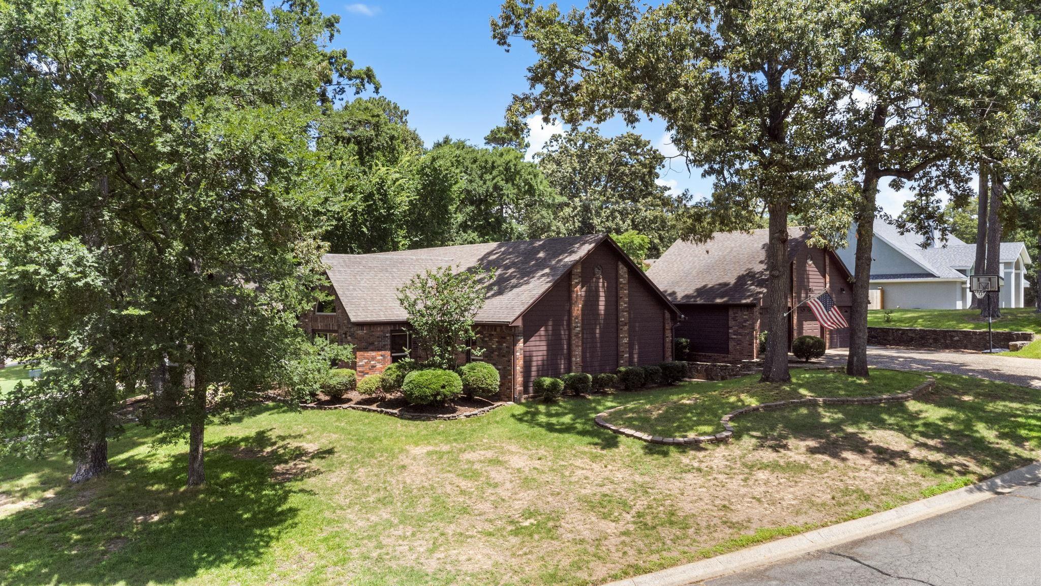 5 Breezewood Cove