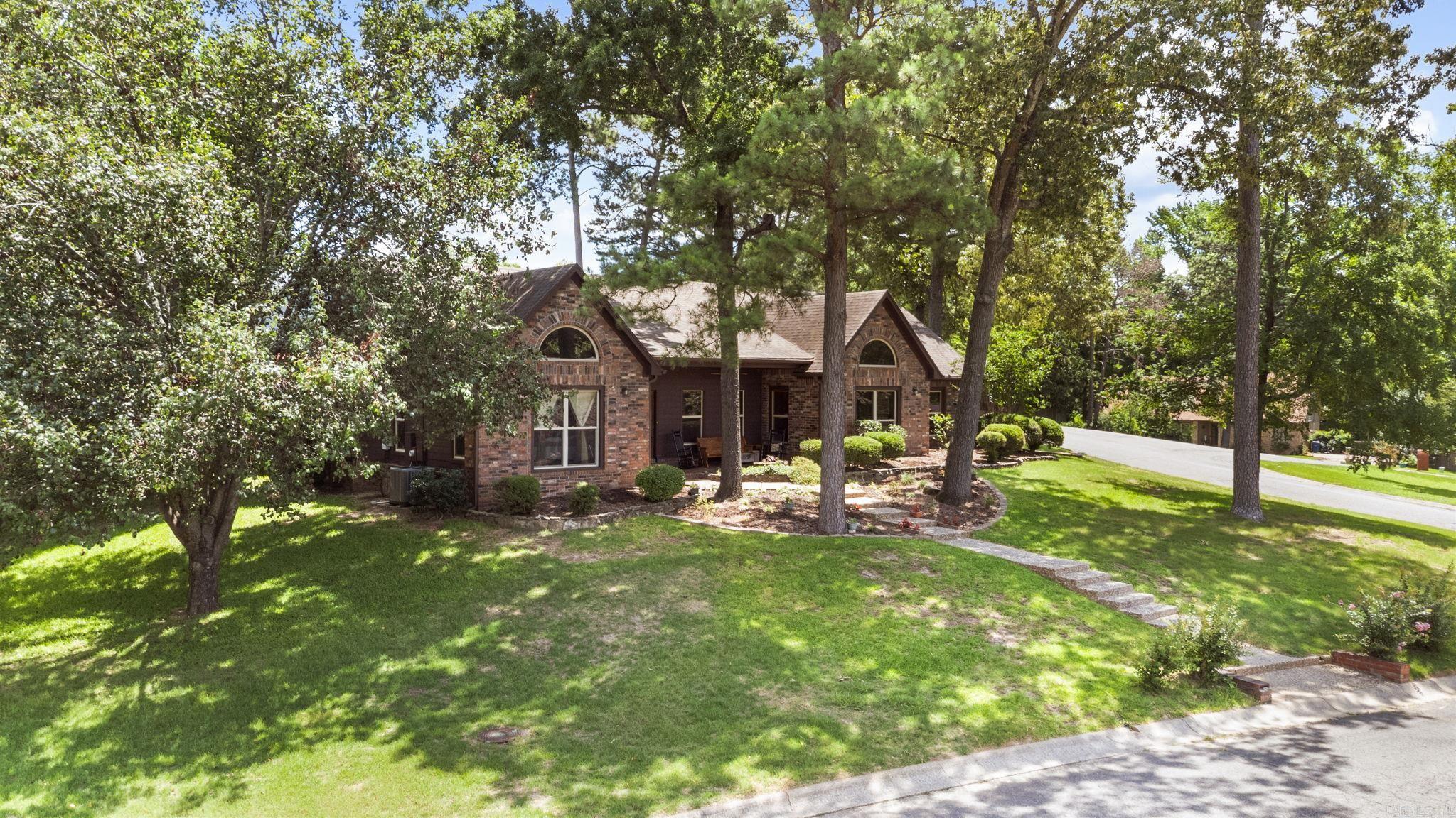 5 Breezewood Cove