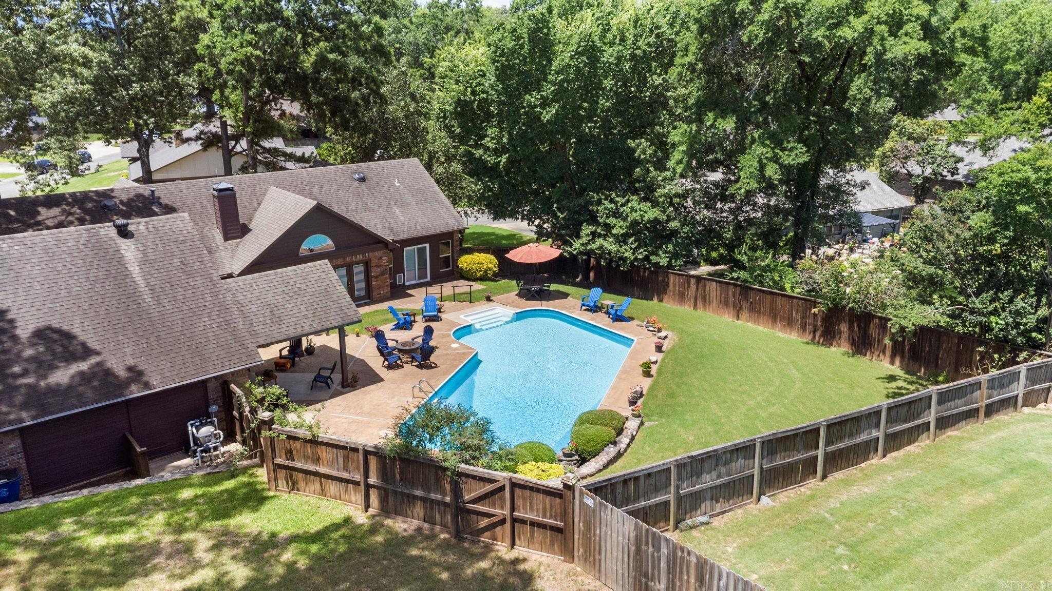 5 Breezewood Cove
