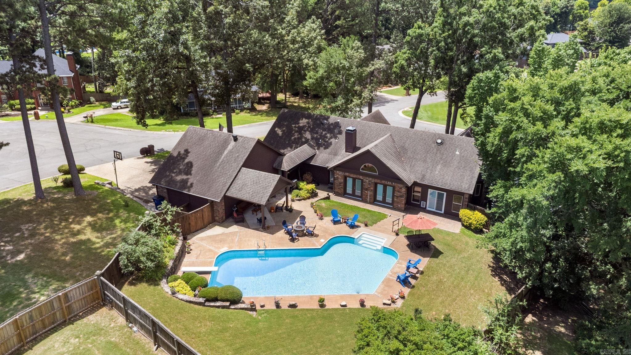 5 Breezewood Cove