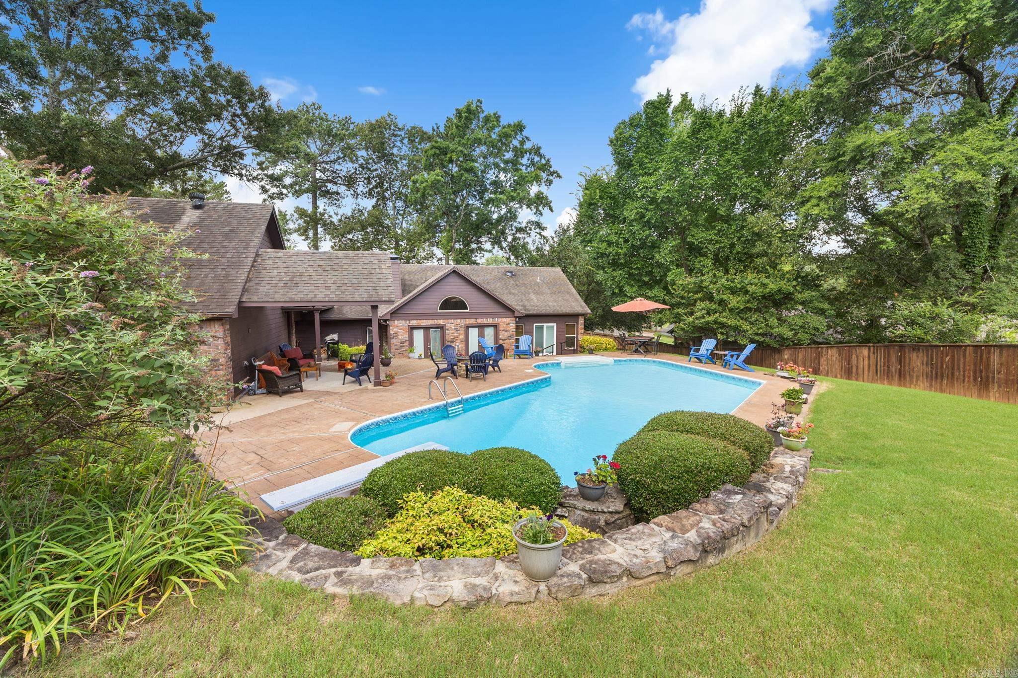 5 Breezewood Cove