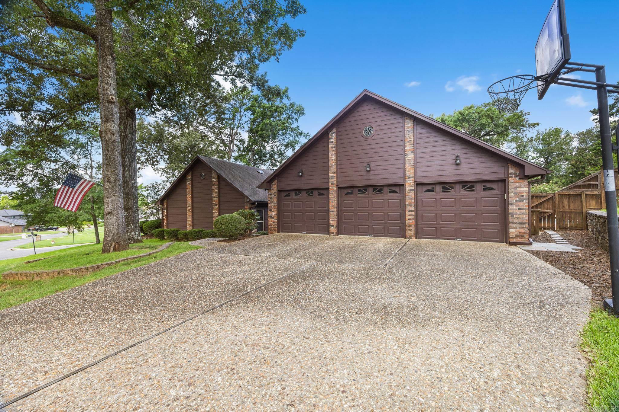 5 Breezewood Cove