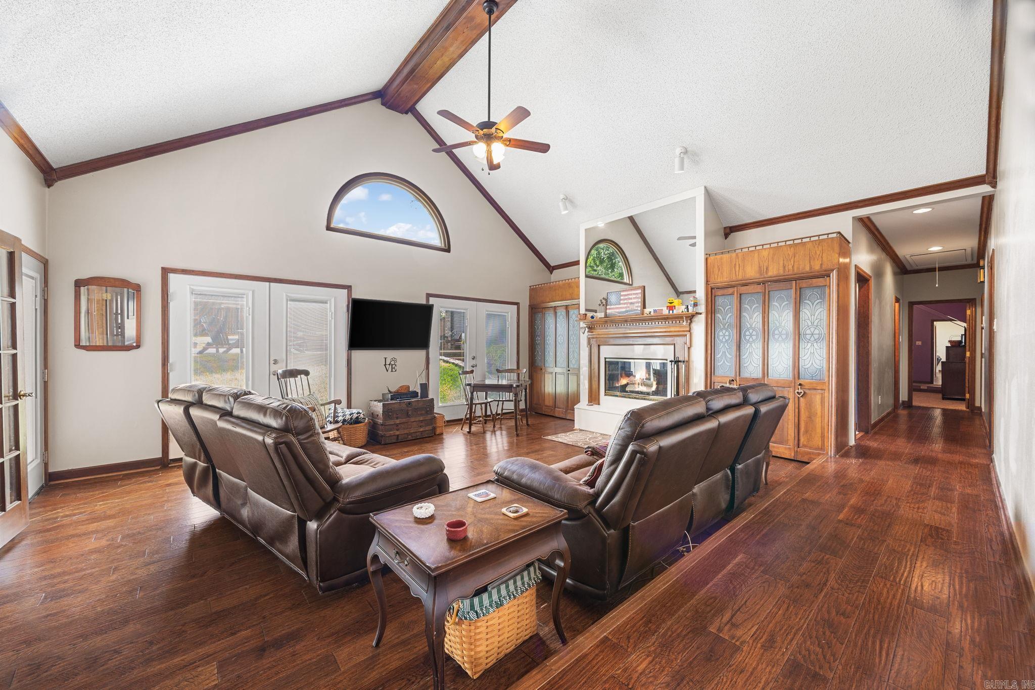 5 Breezewood Cove