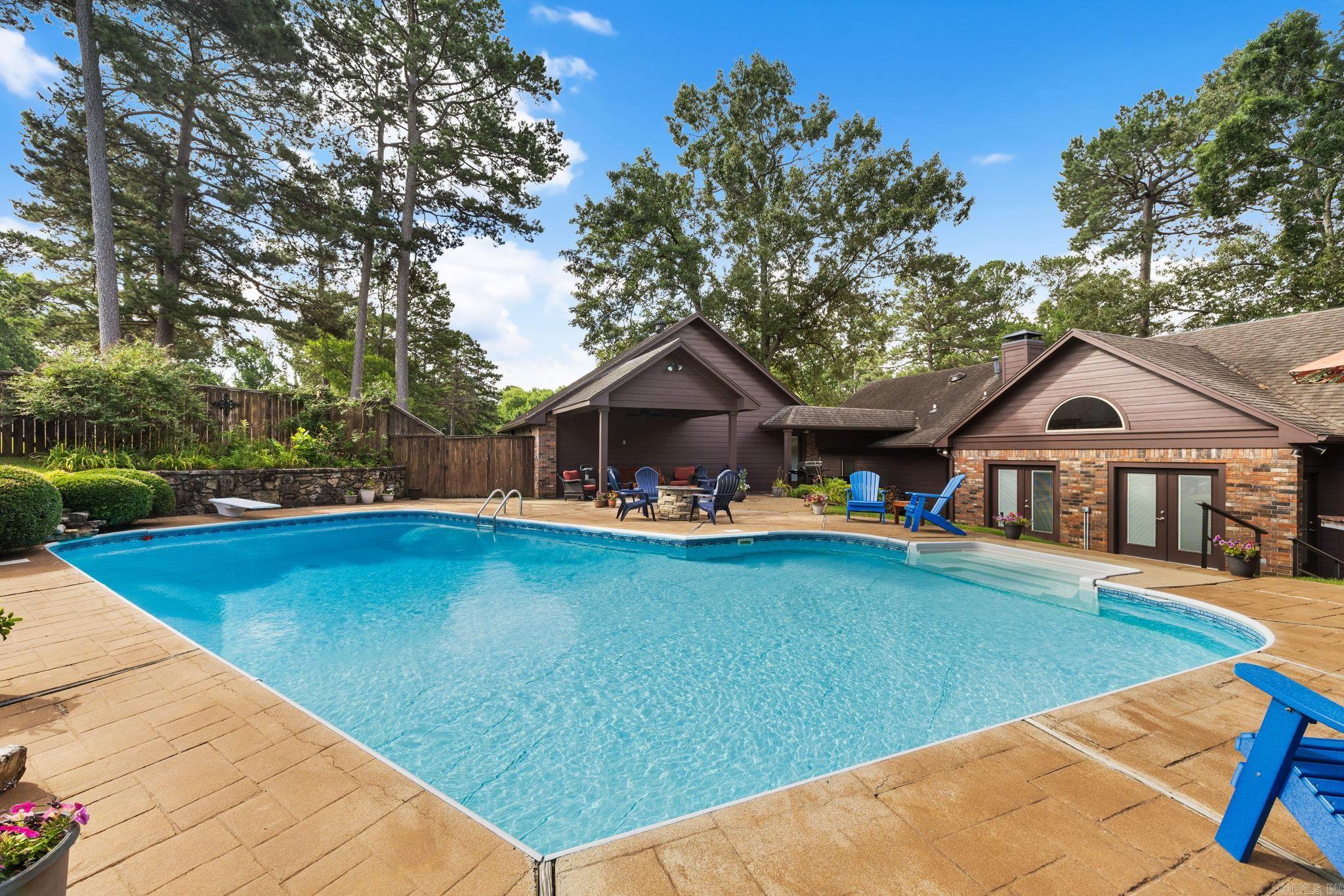 5 Breezewood Cove