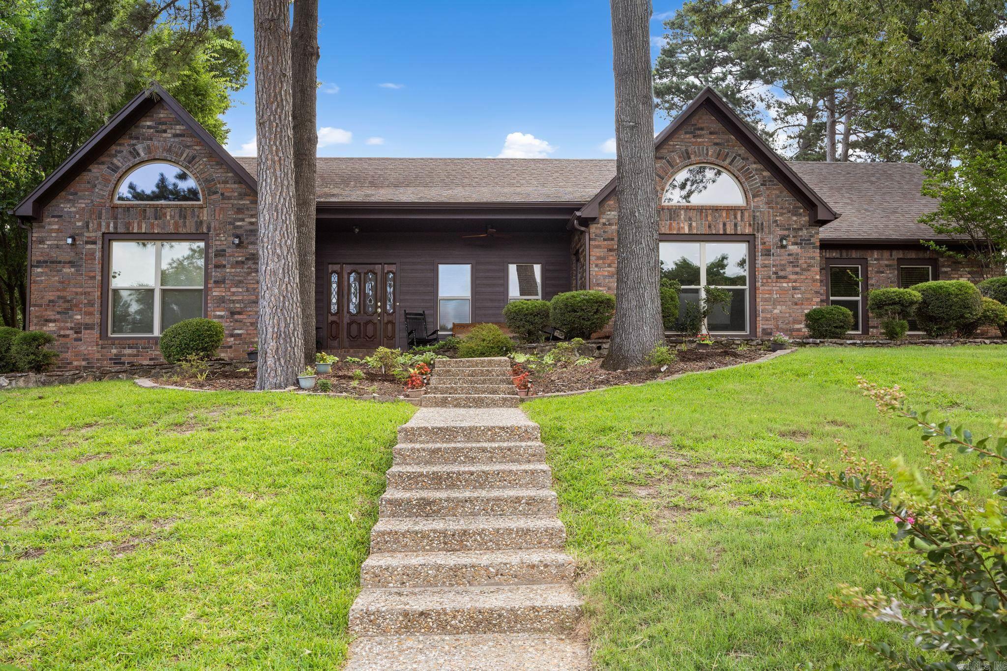 5 Breezewood Cove