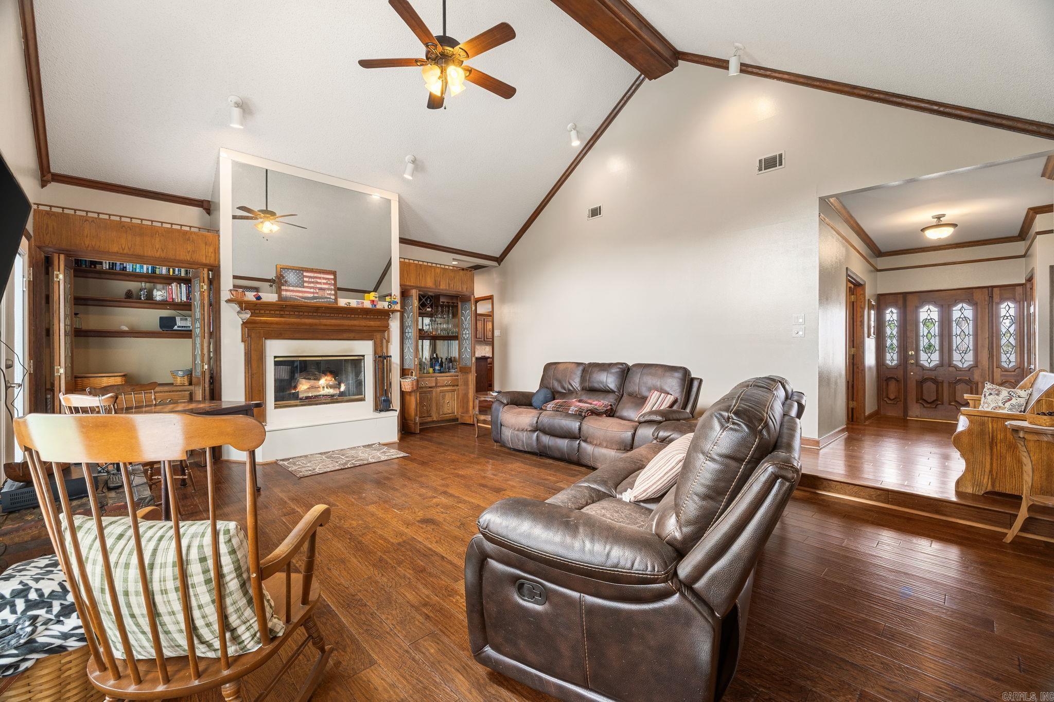 5 Breezewood Cove