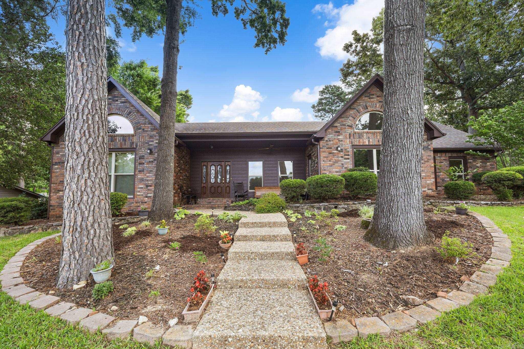 5 Breezewood Cove