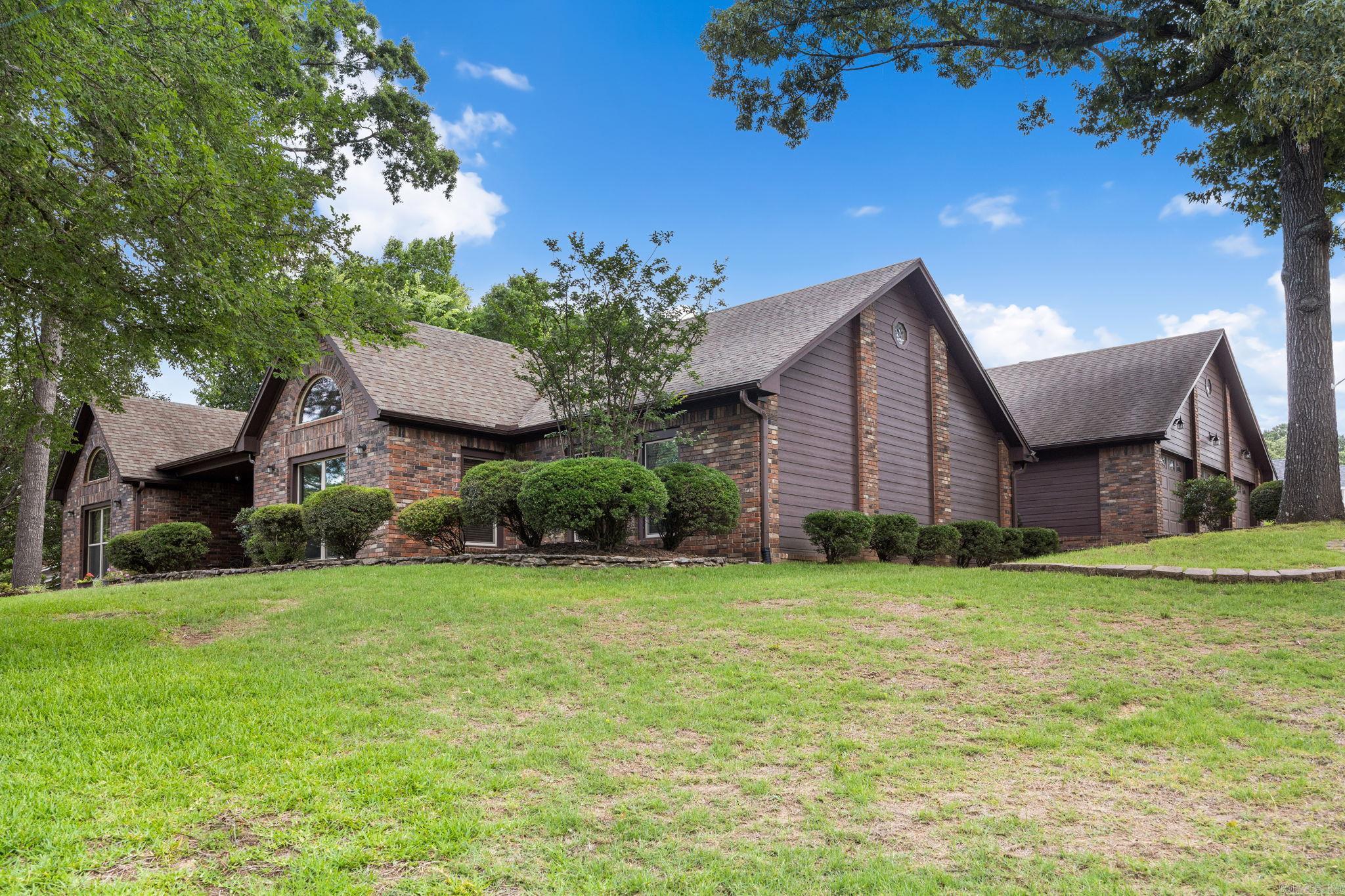5 Breezewood Cove