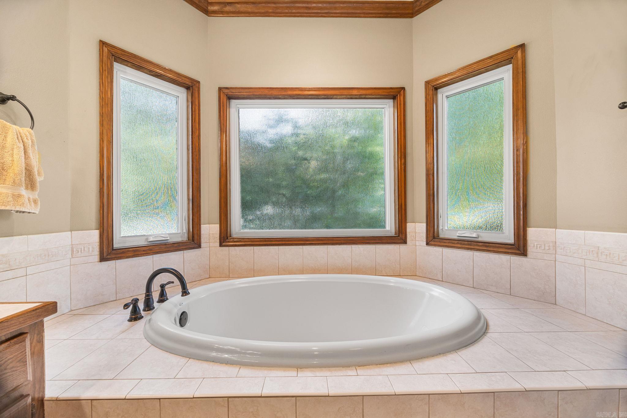 5 Breezewood Cove