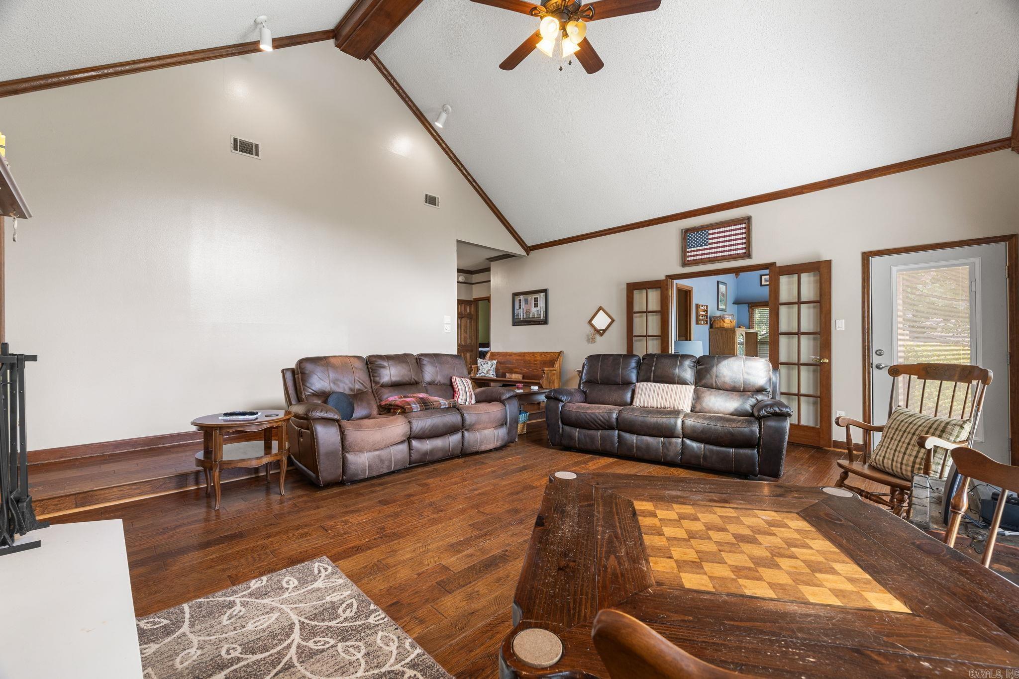 5 Breezewood Cove