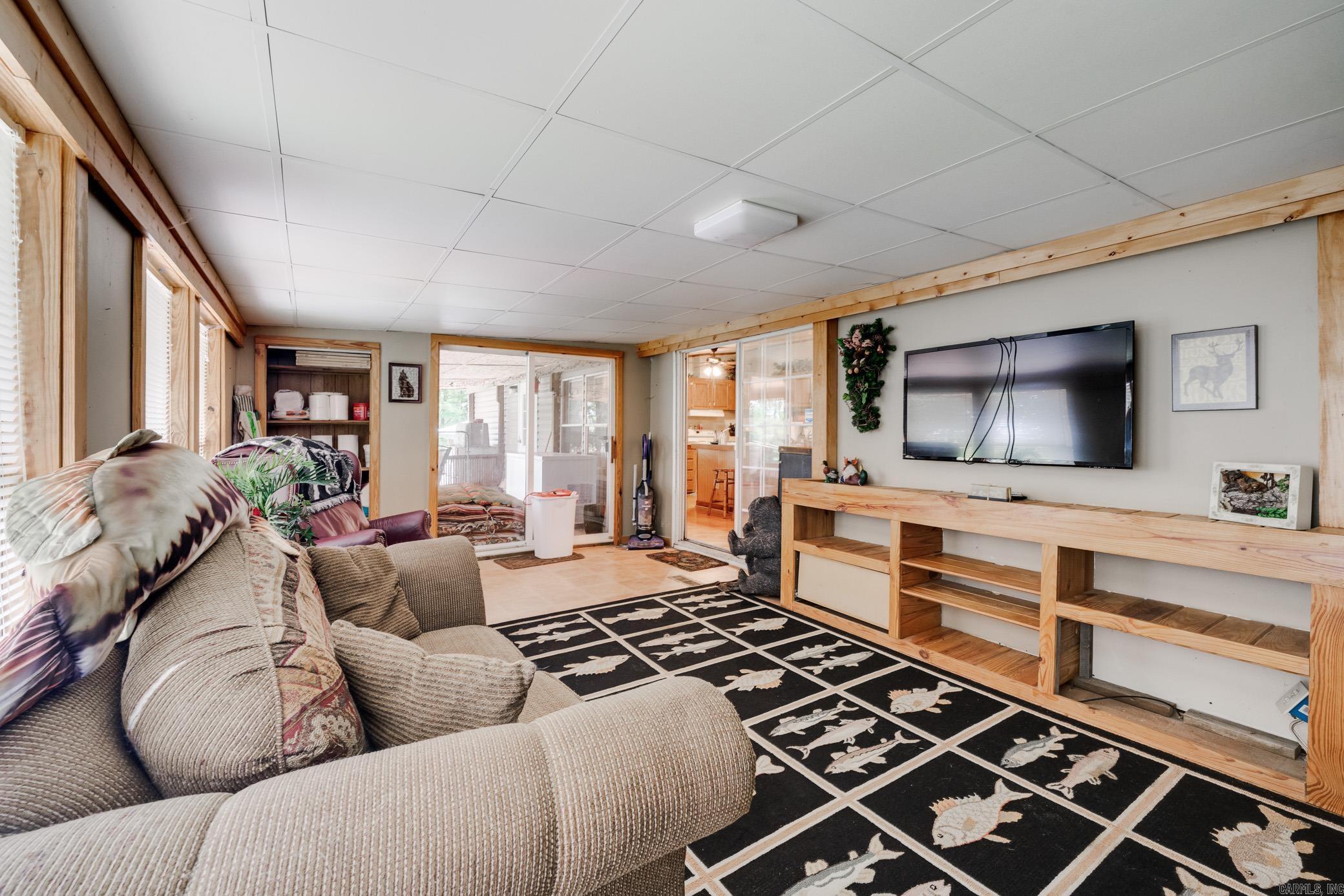 27 Norman Ln