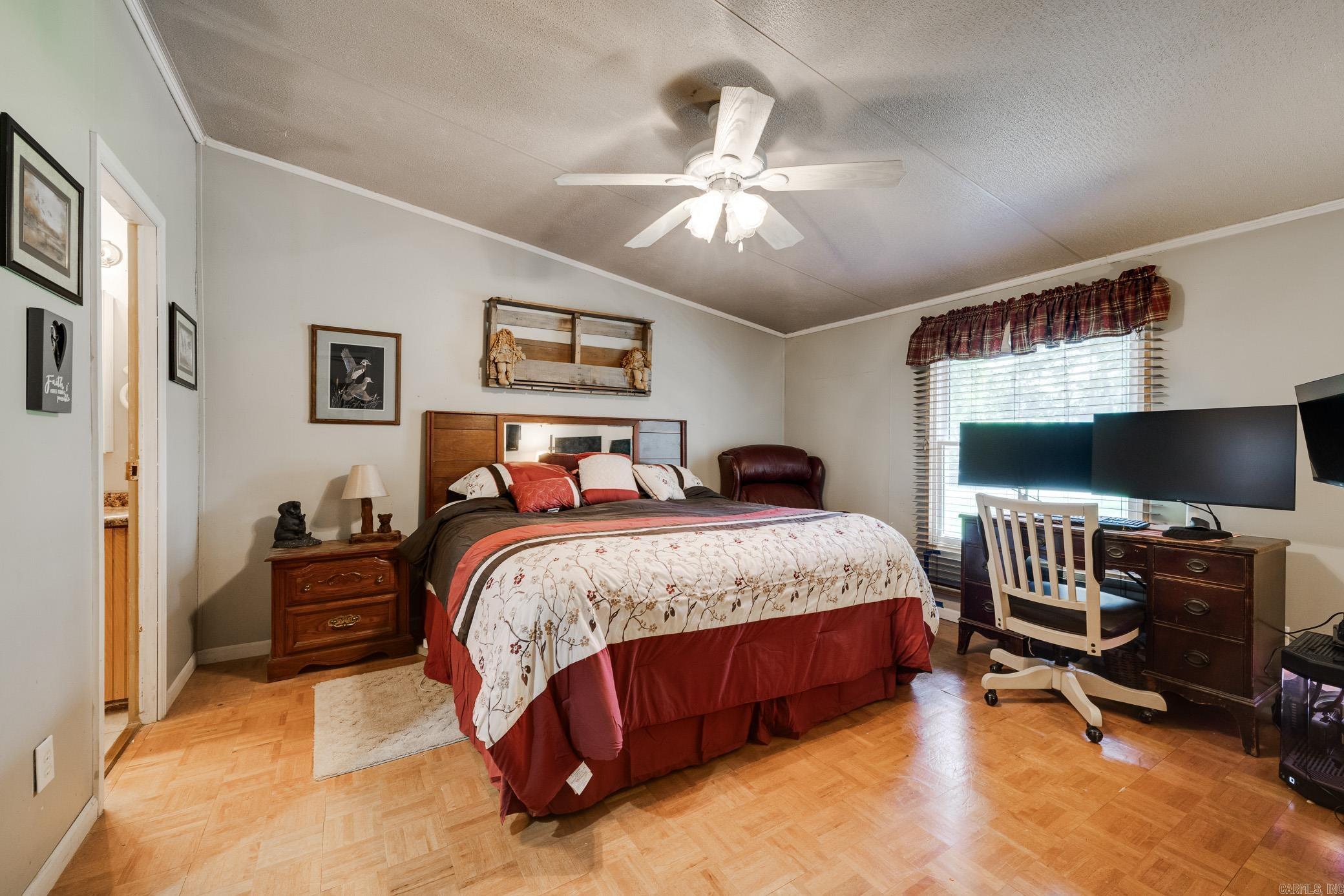 27 Norman Ln