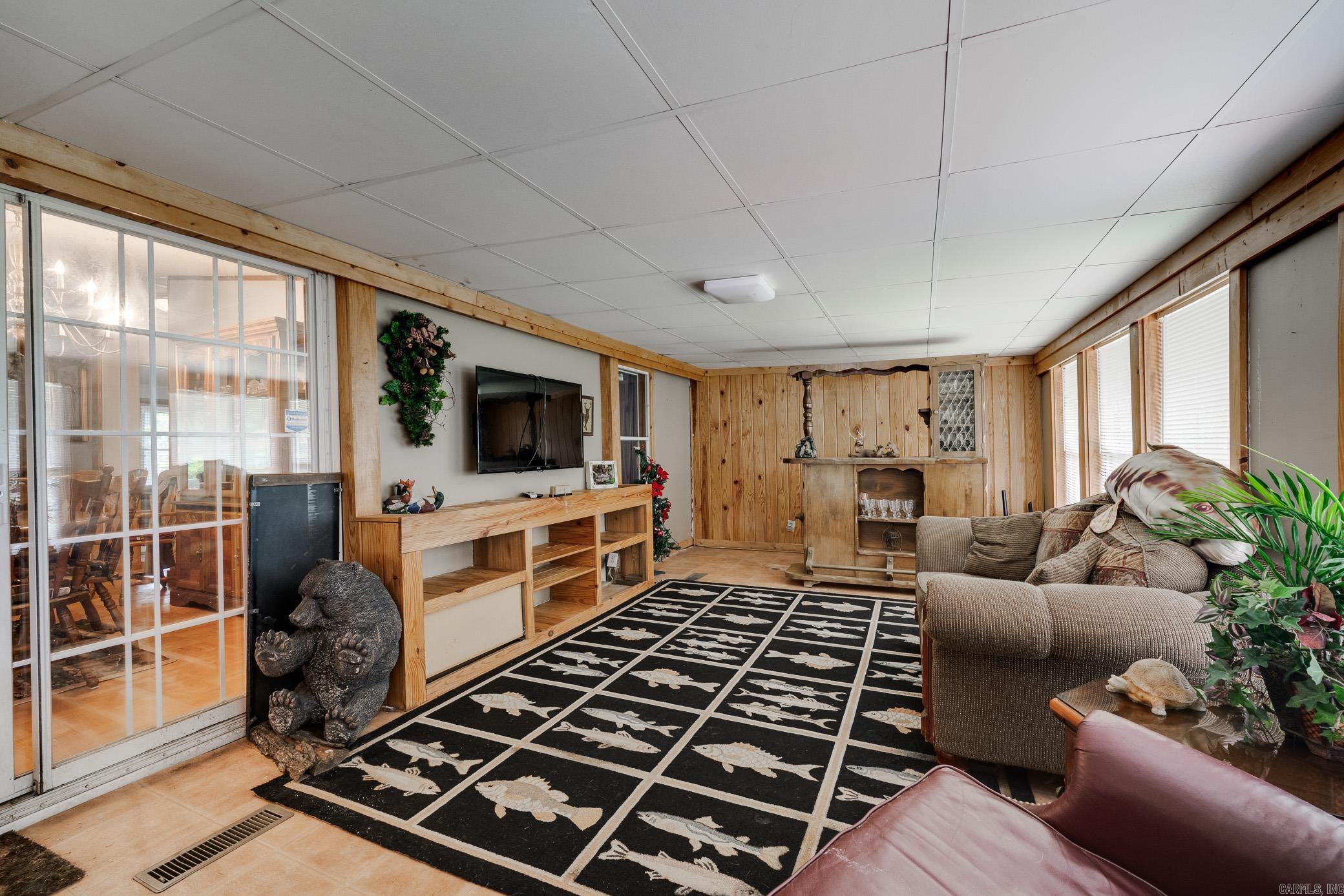 27 Norman Ln