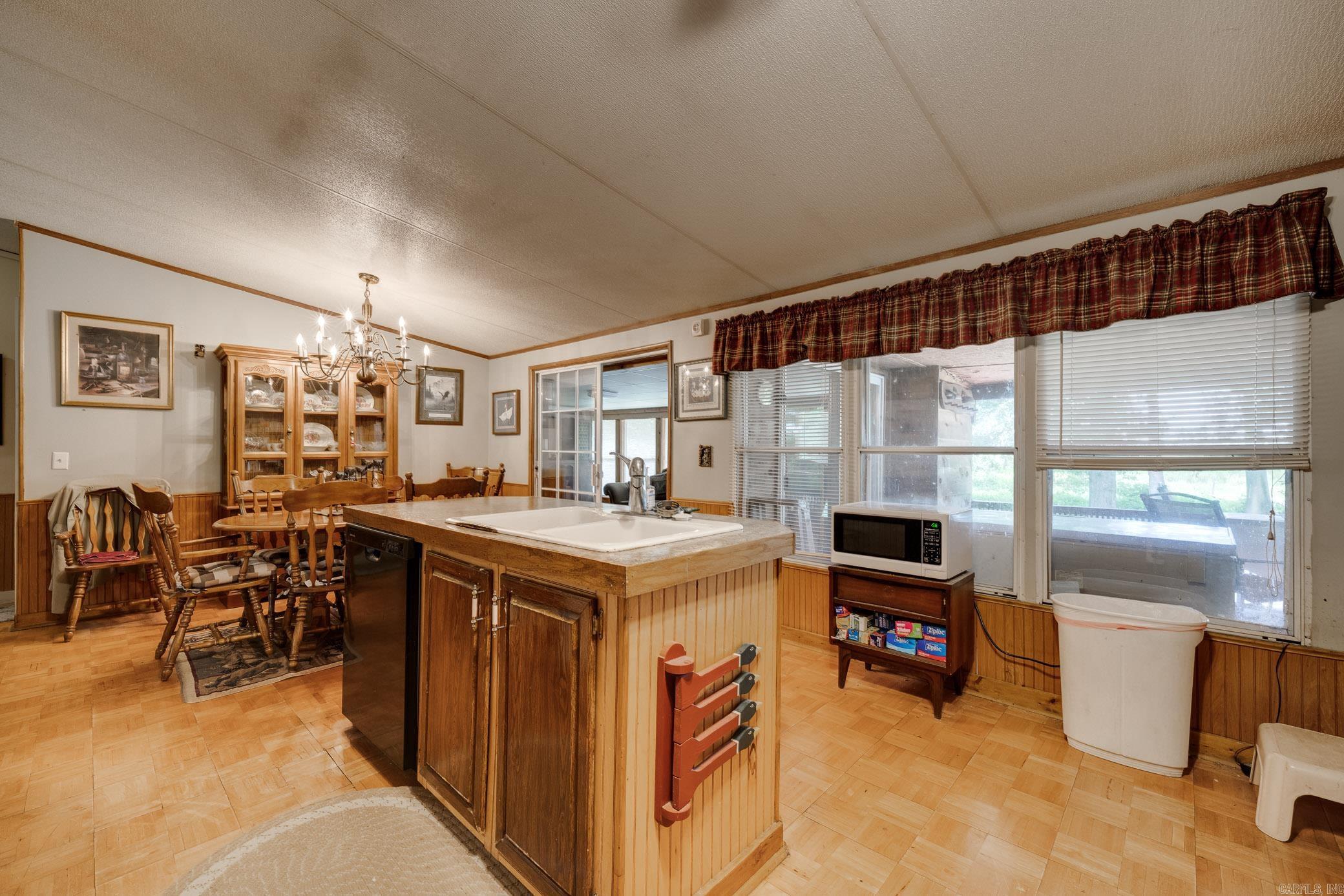 27 Norman Ln