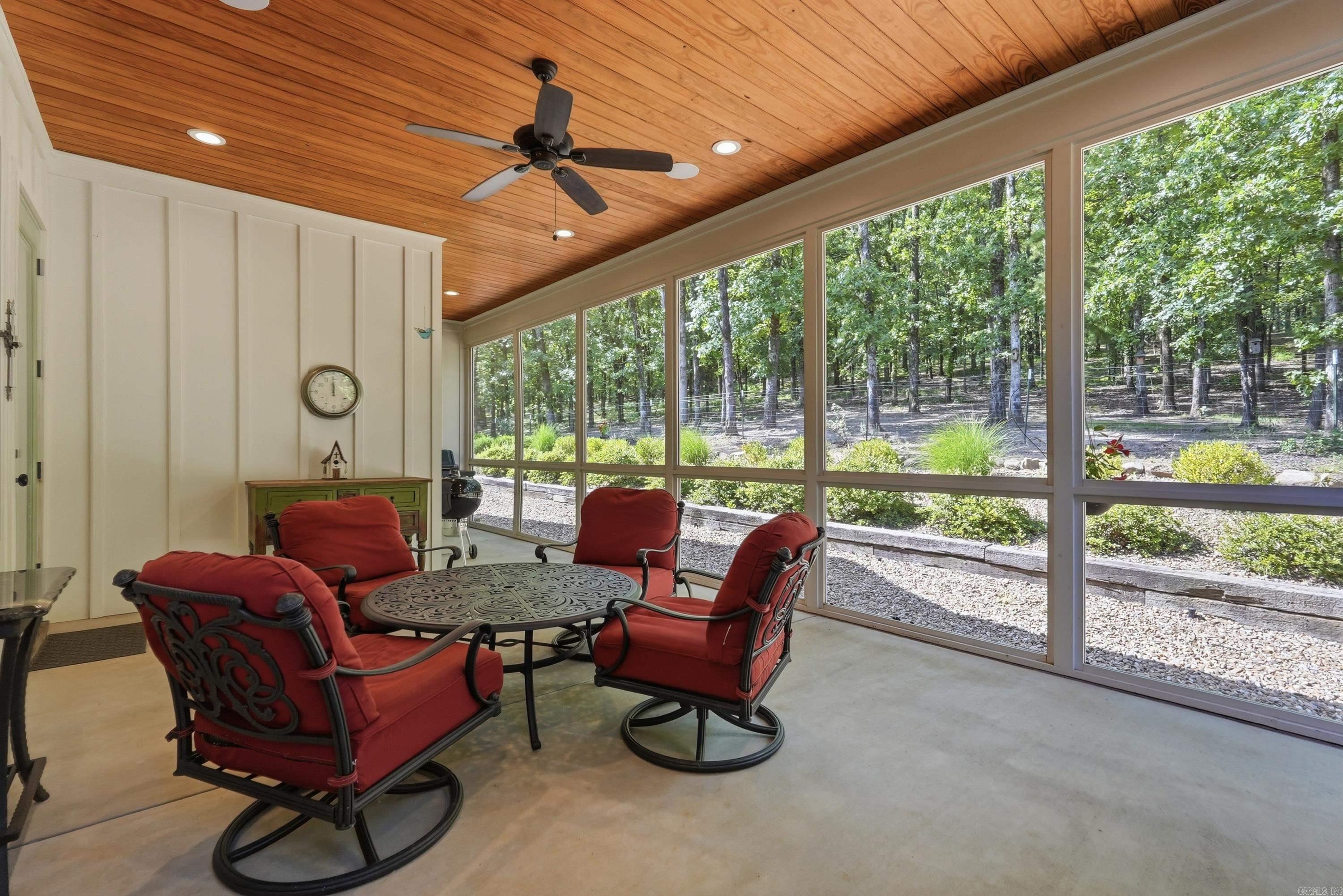49 Goshen Valley Dr