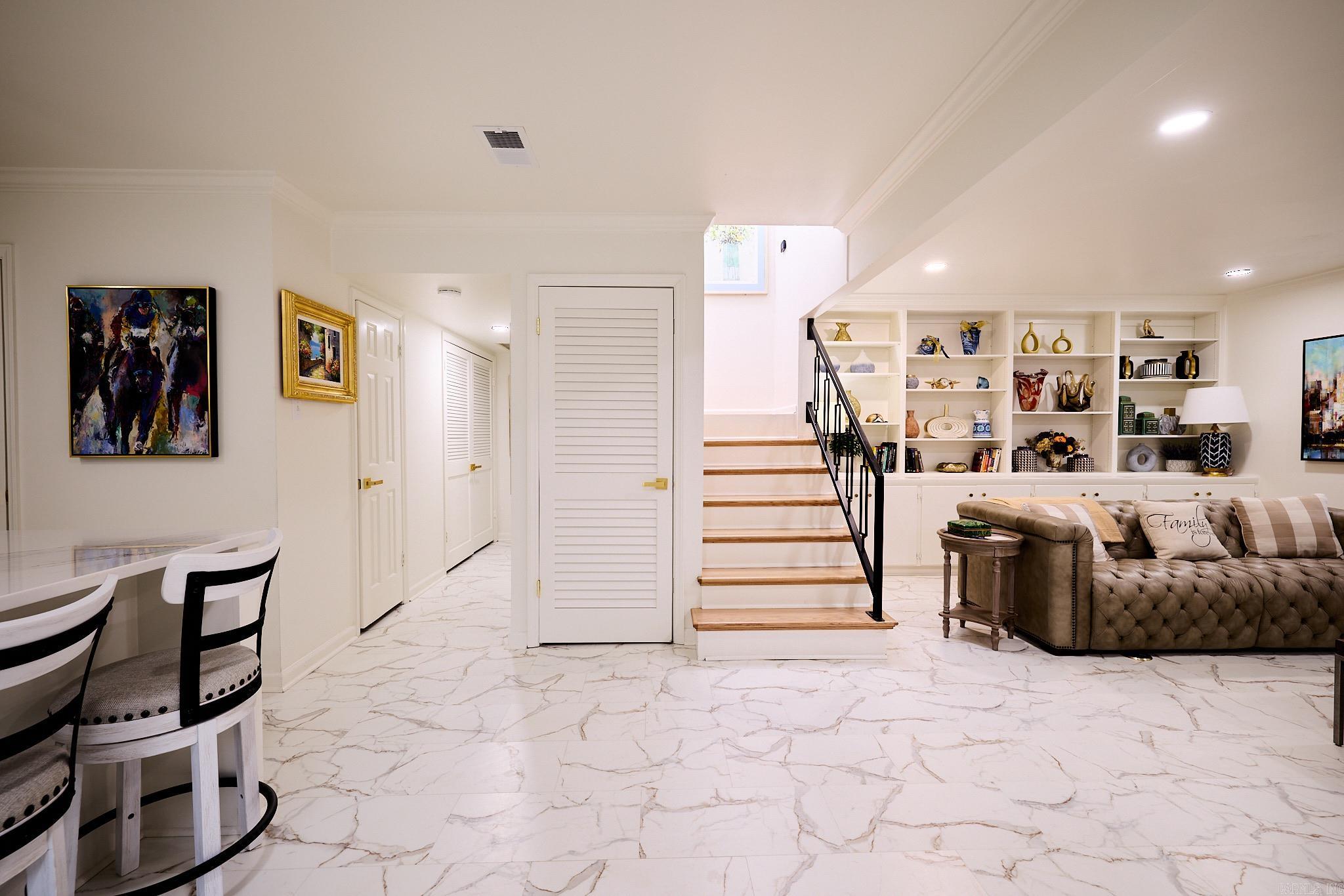 75 Kingsbridge Way