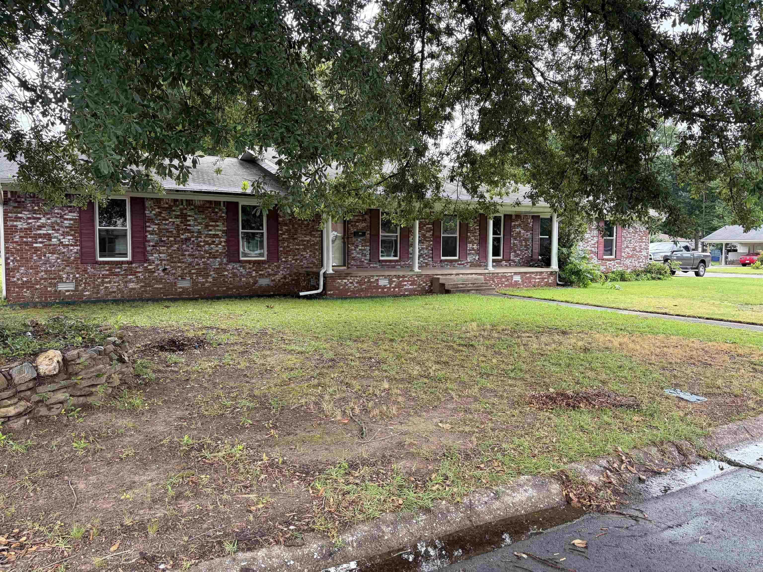 522 Robinette Street