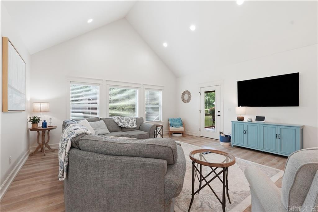 2503 Bradley Lane