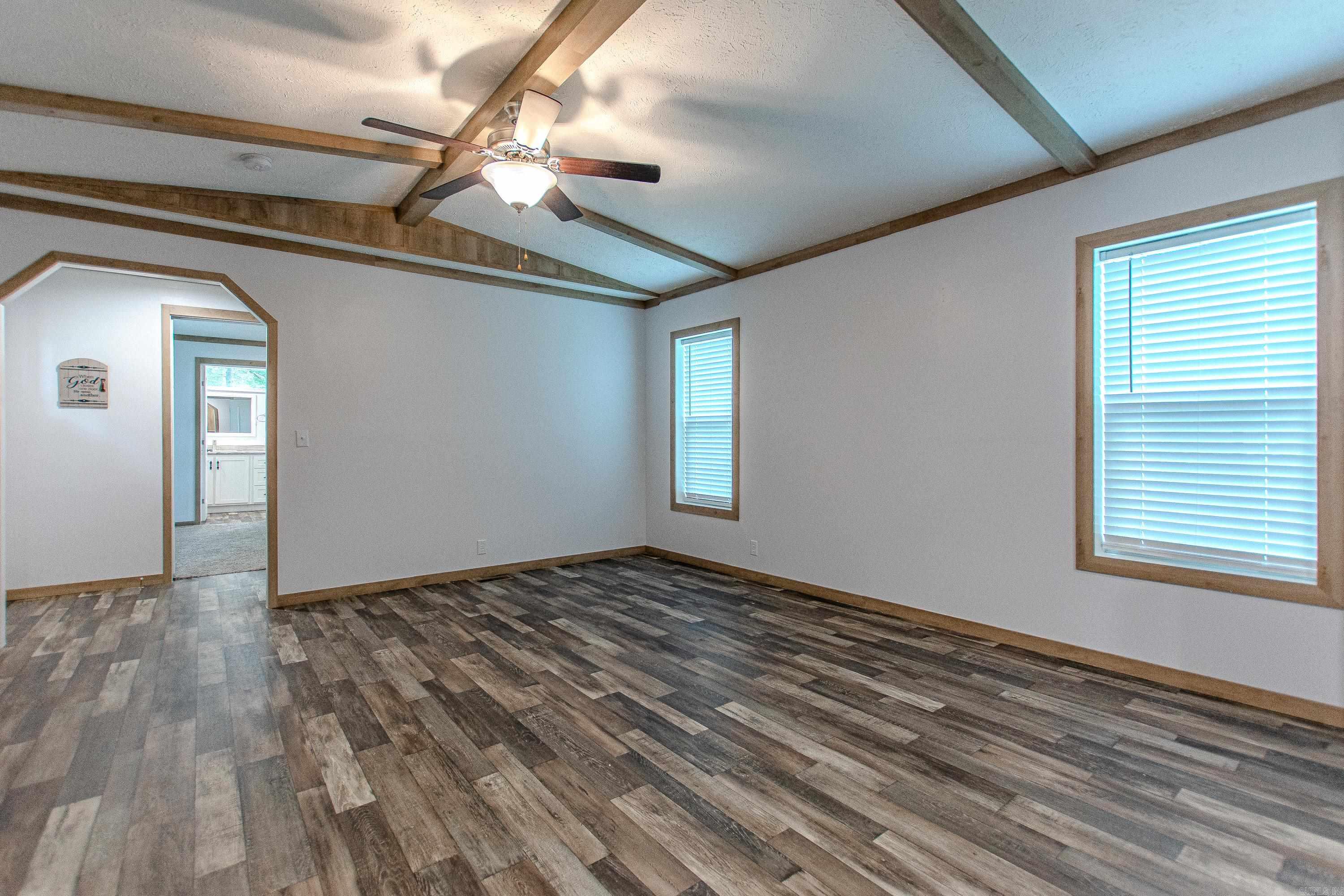 2339 Lee Circle