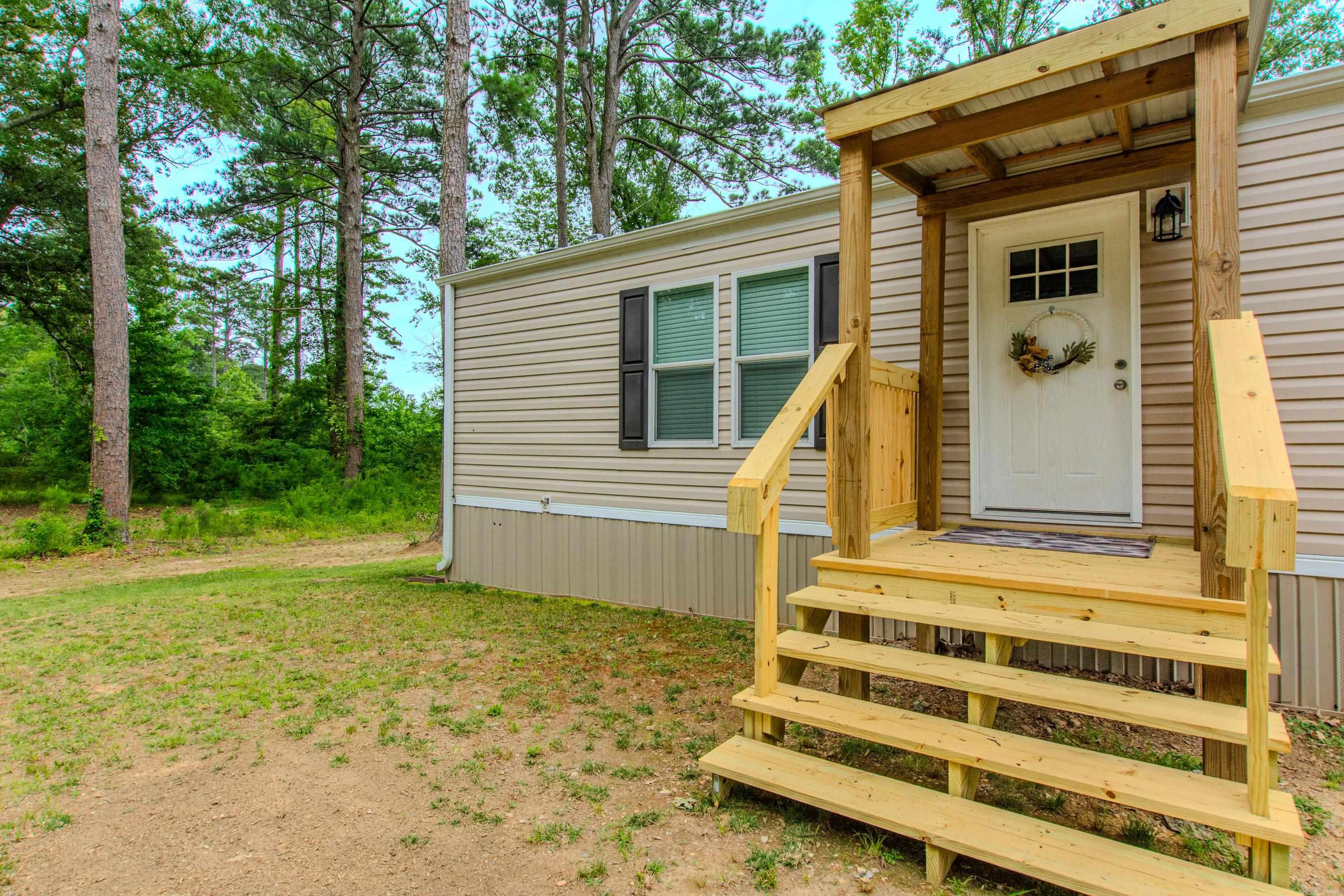 2339 Lee Circle