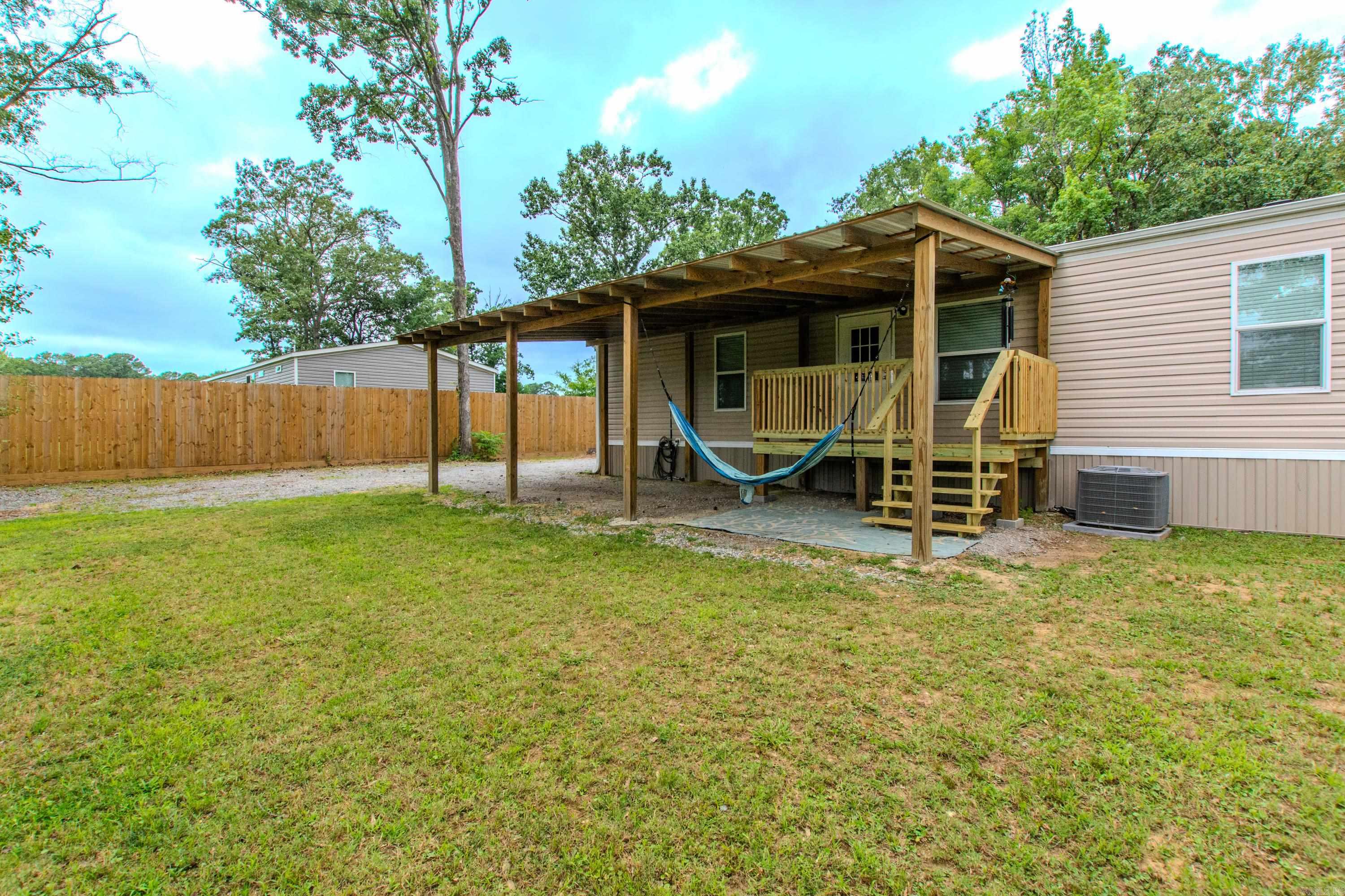 2339 Lee Circle