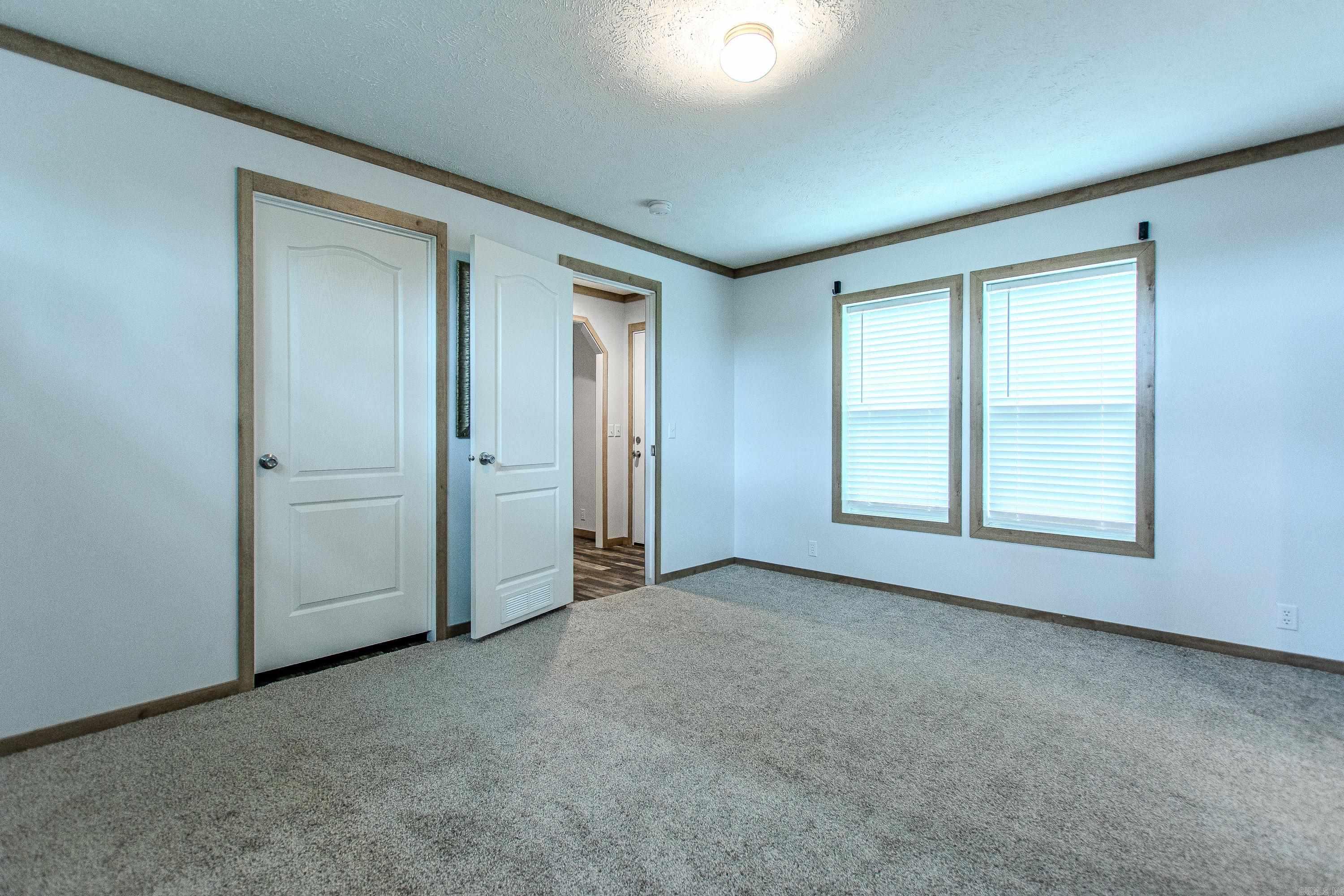 2339 Lee Circle