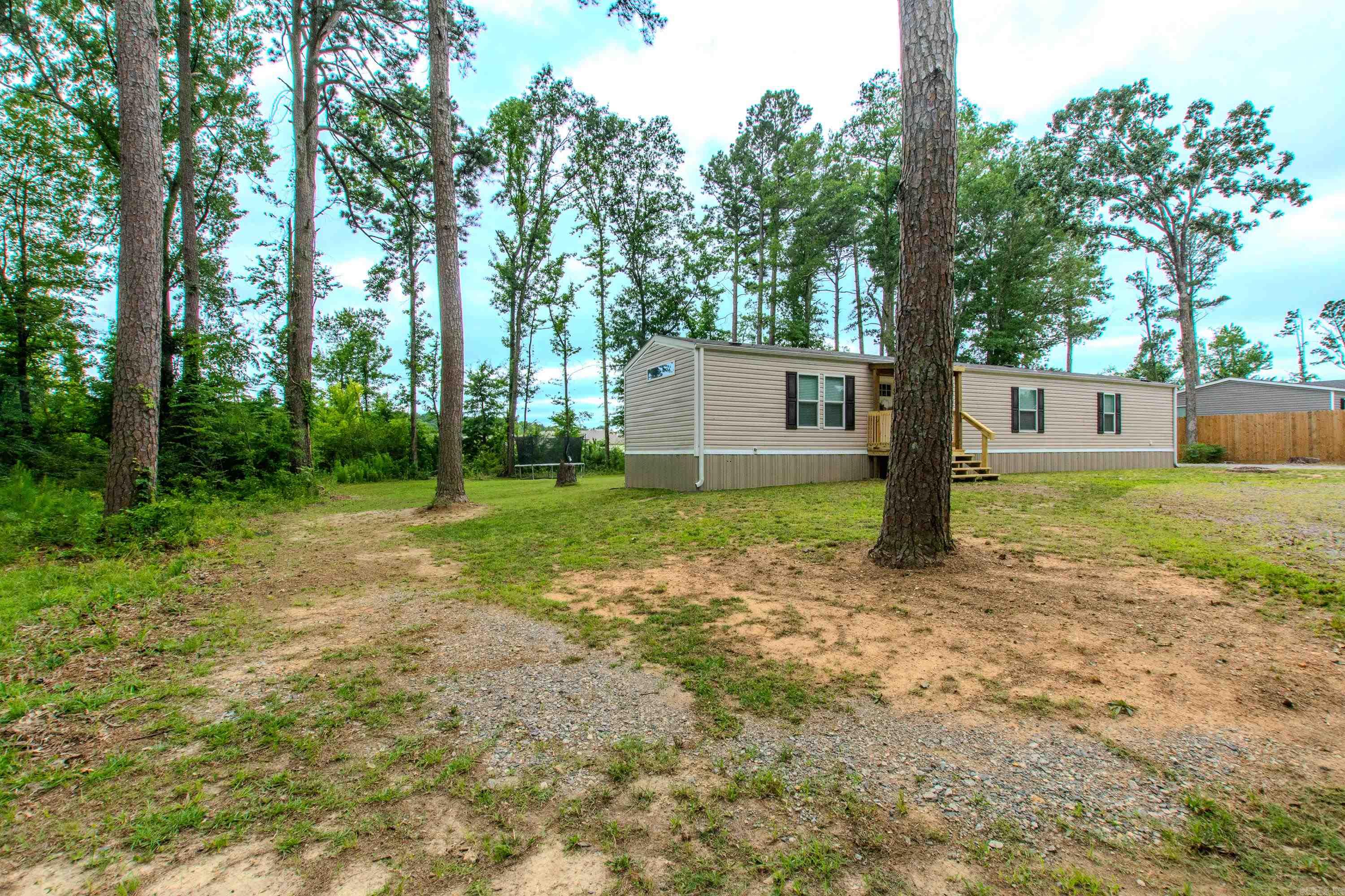 2339 Lee Circle