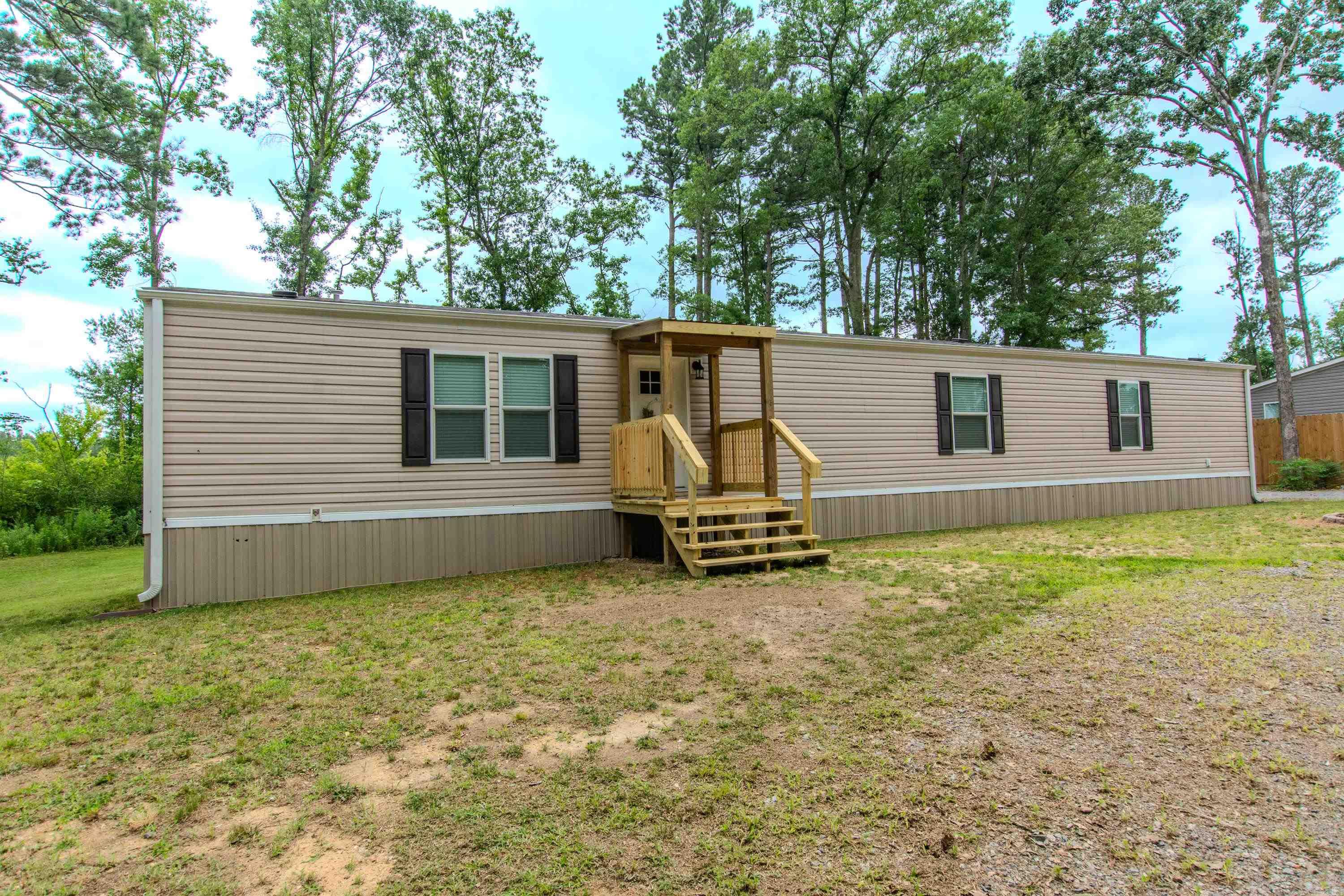2339 Lee Circle