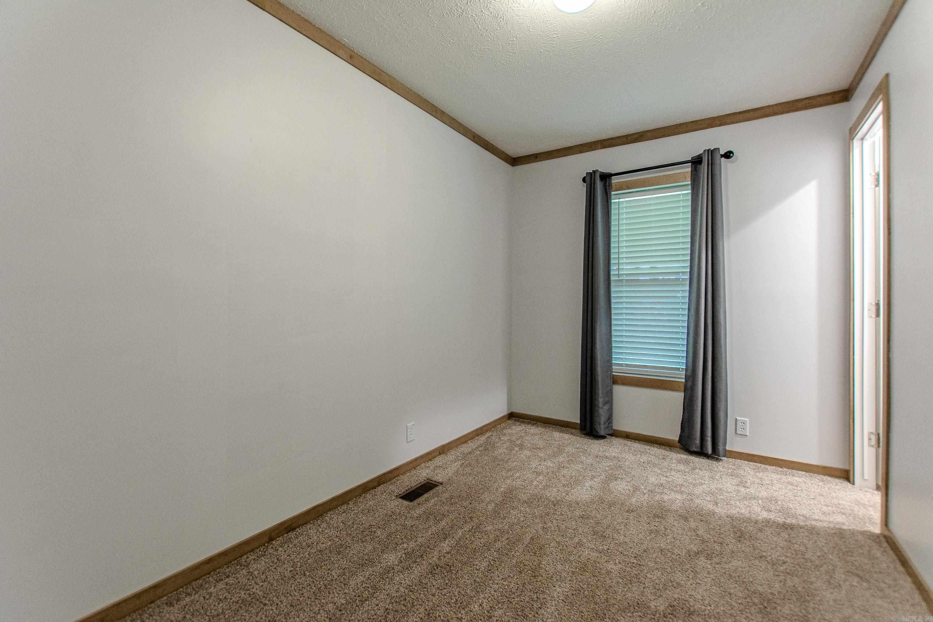2339 Lee Circle