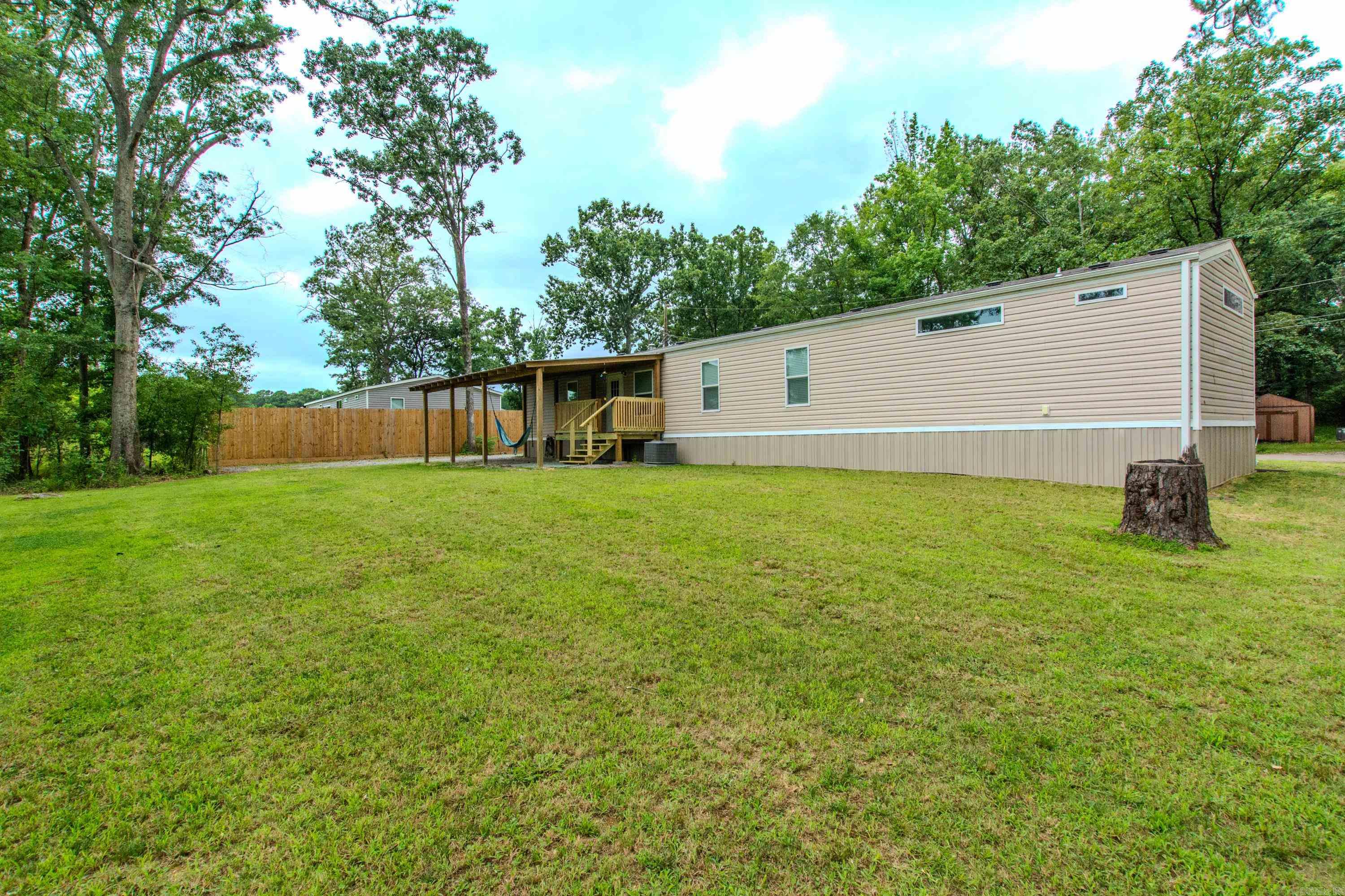 2339 Lee Circle