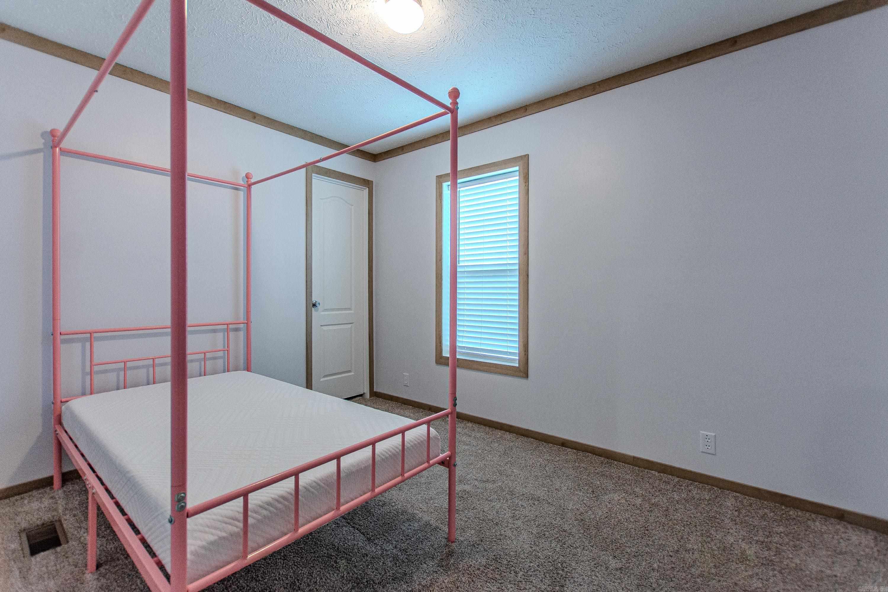 2339 Lee Circle