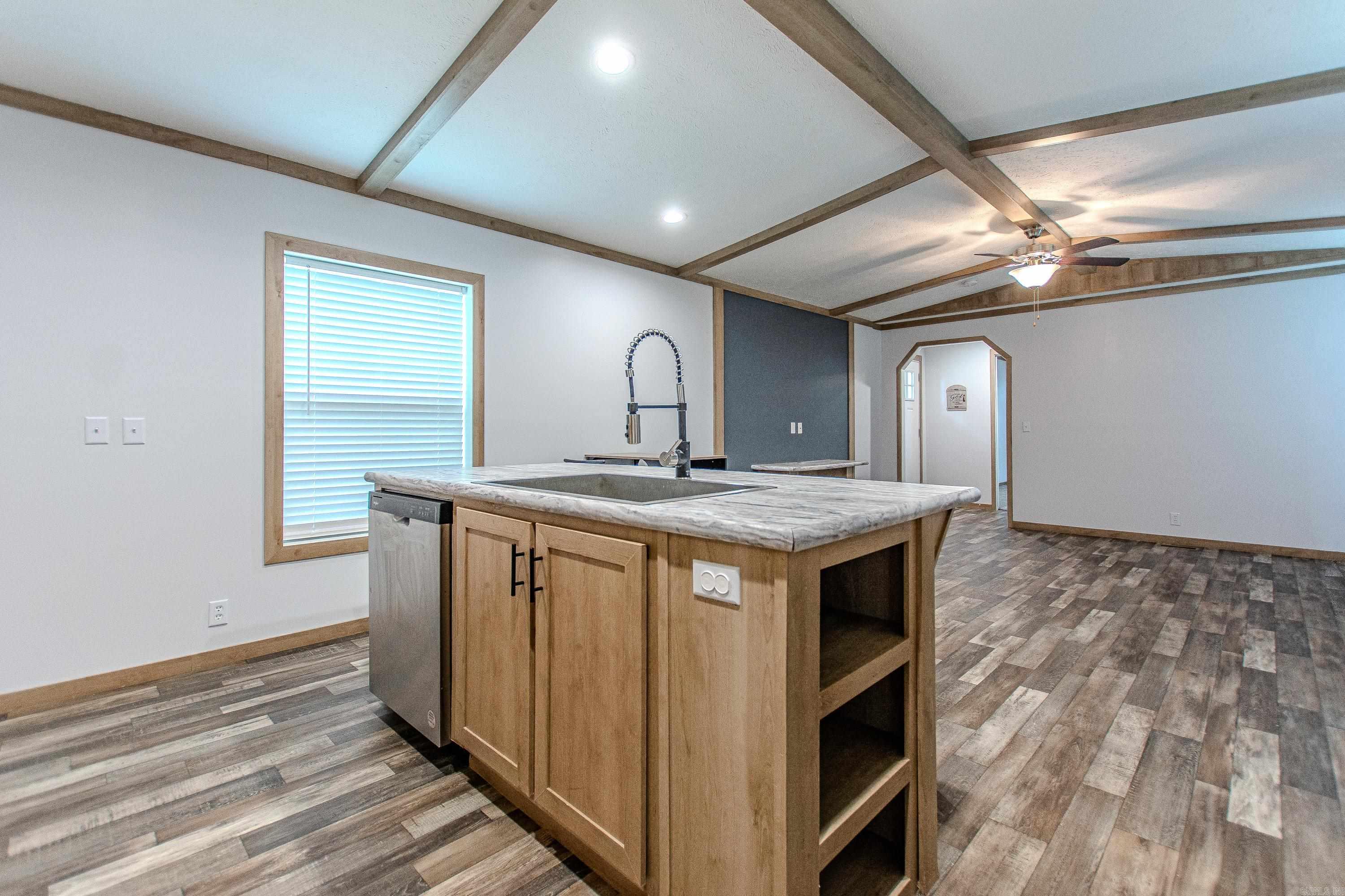 2339 Lee Circle