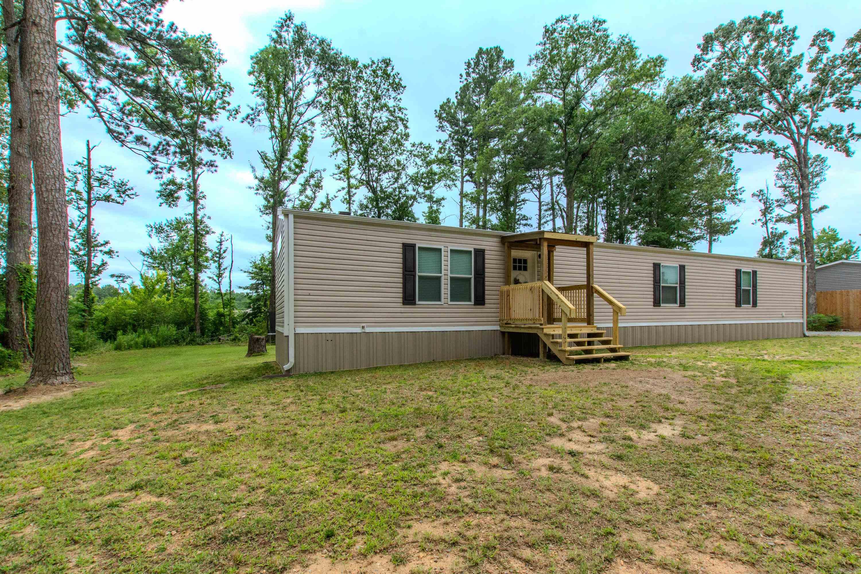 2339 Lee Circle