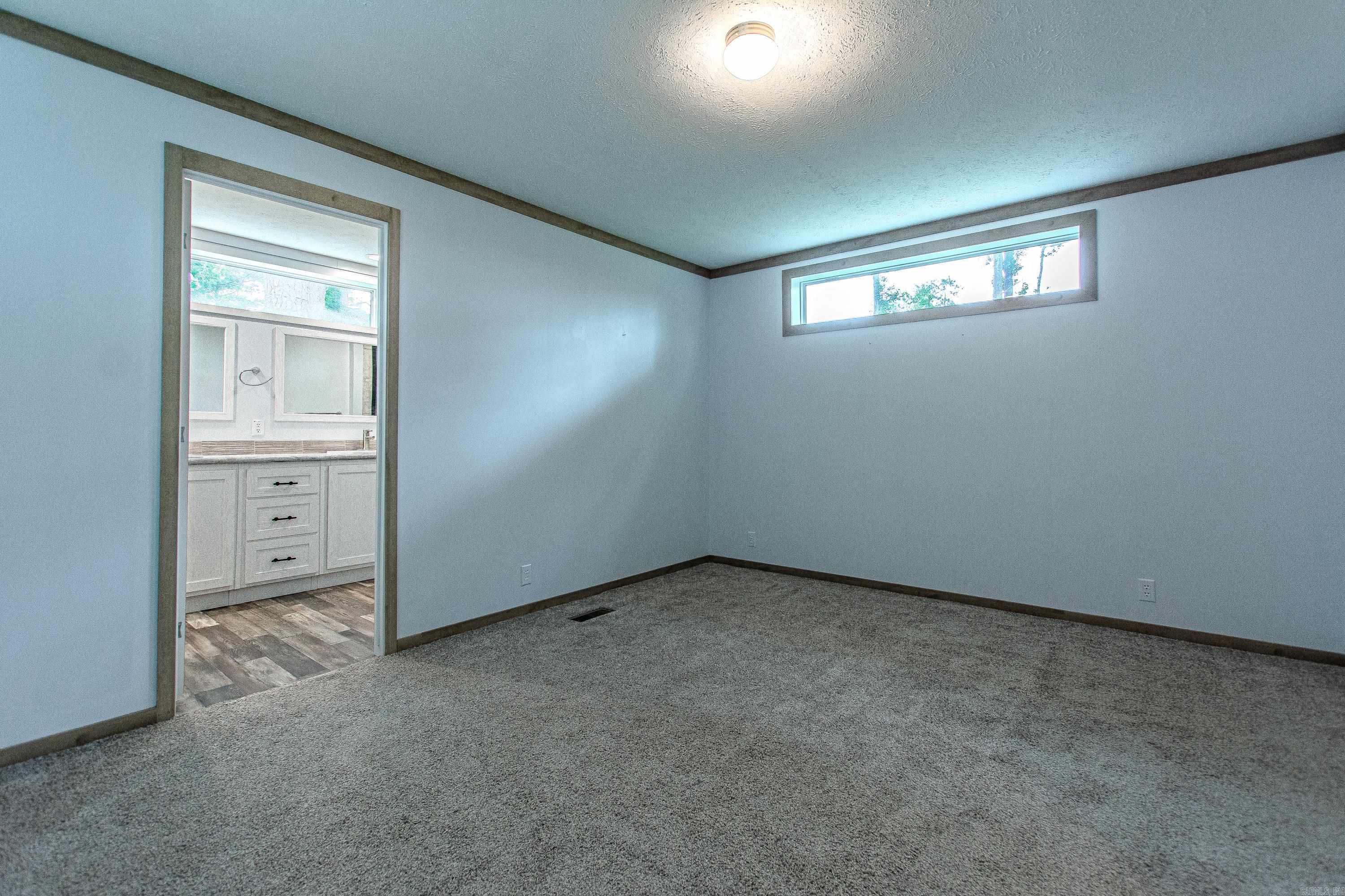2339 Lee Circle