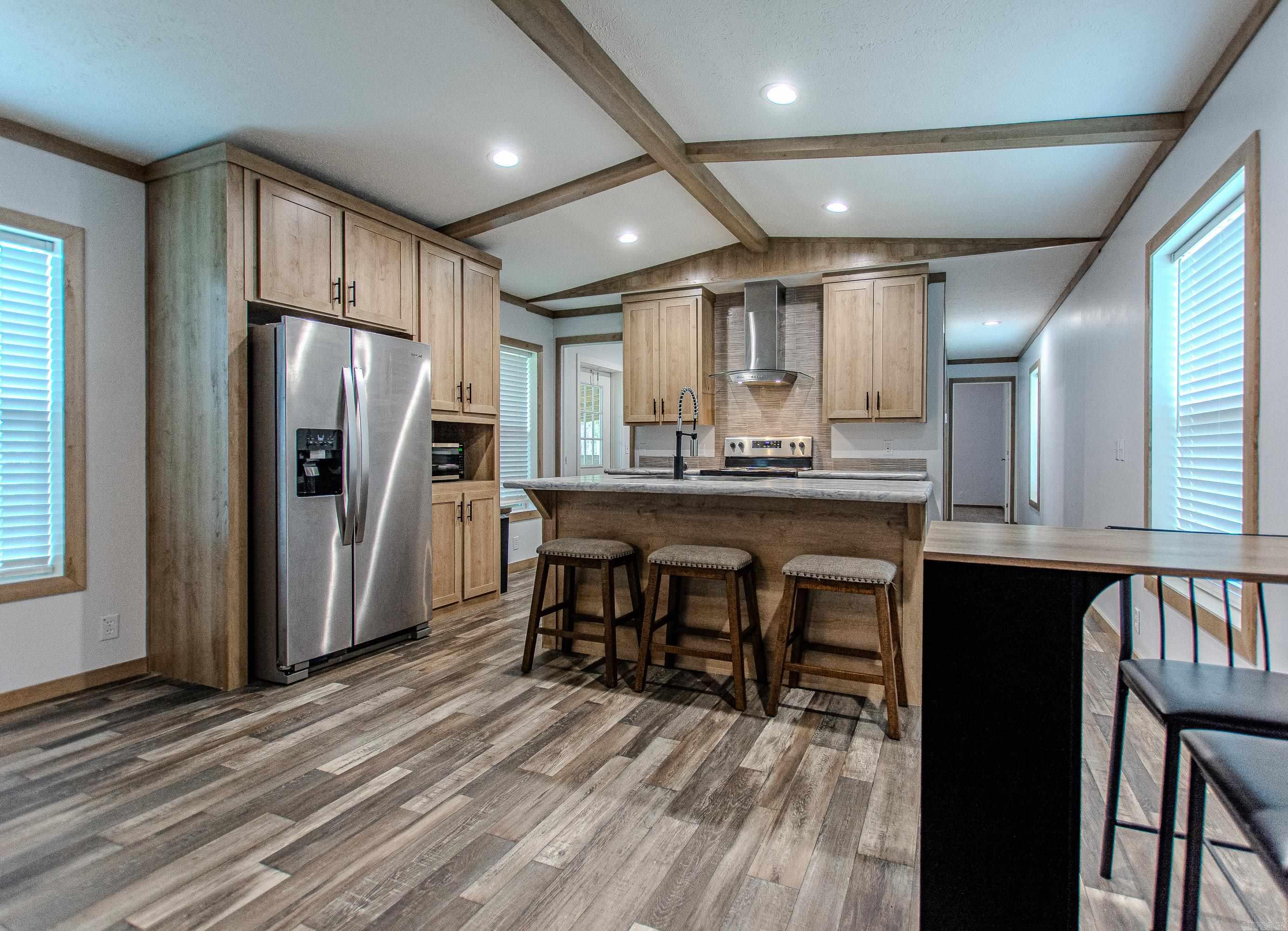 2339 Lee Circle